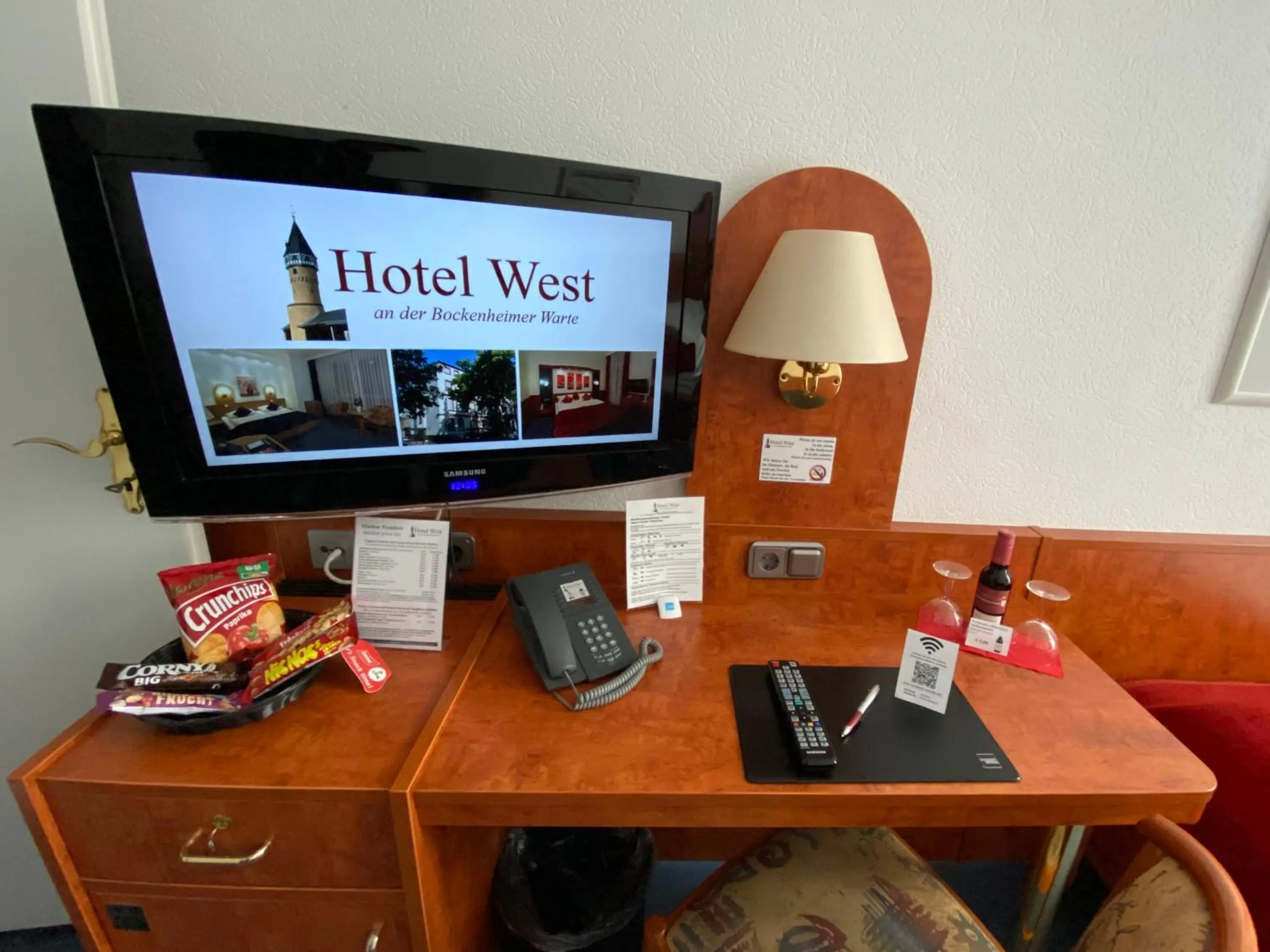 TV and multimedia in Hotel West an der Bockenheimer Warte