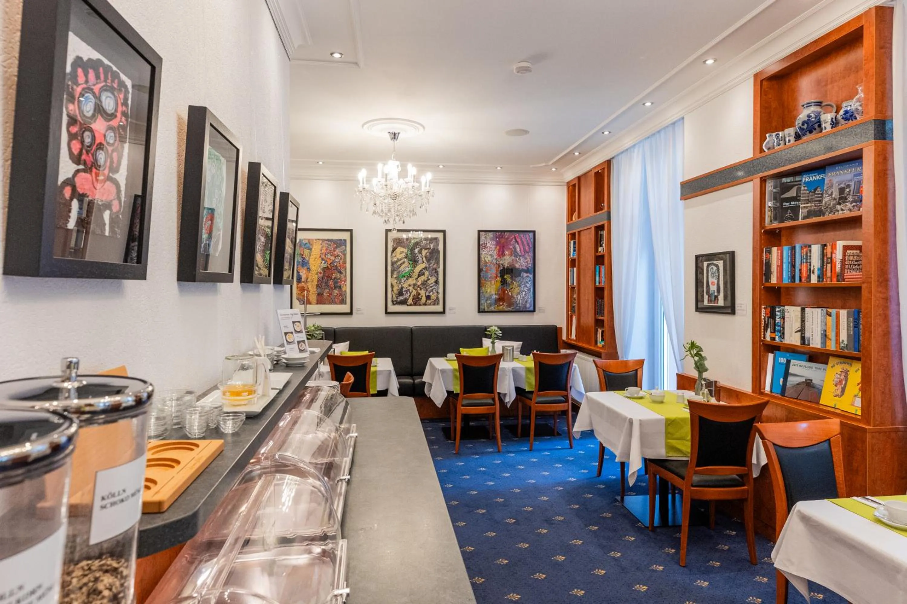 Restaurant/places to eat in Hotel West an der Bockenheimer Warte