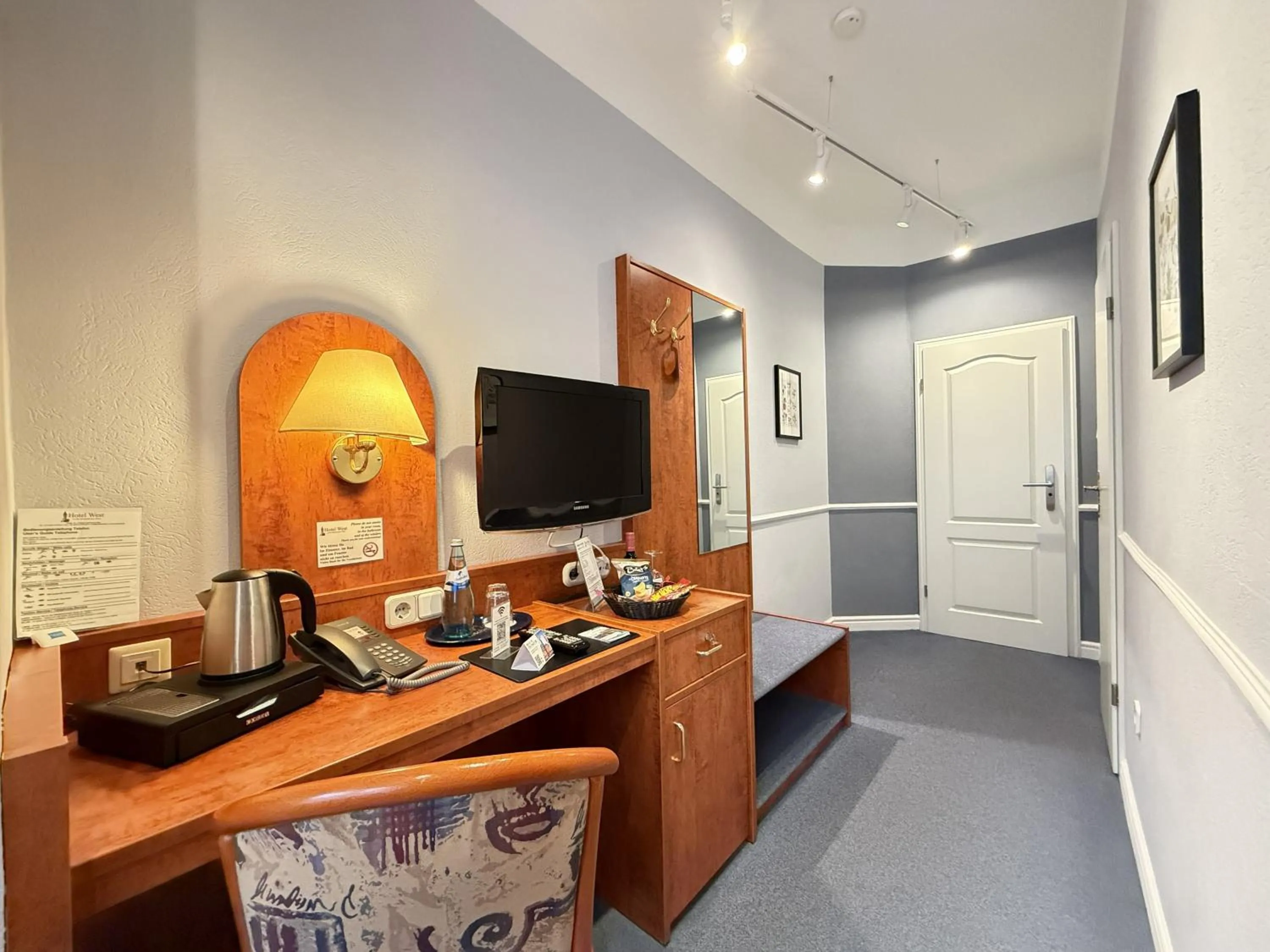 TV and multimedia in Hotel West an der Bockenheimer Warte