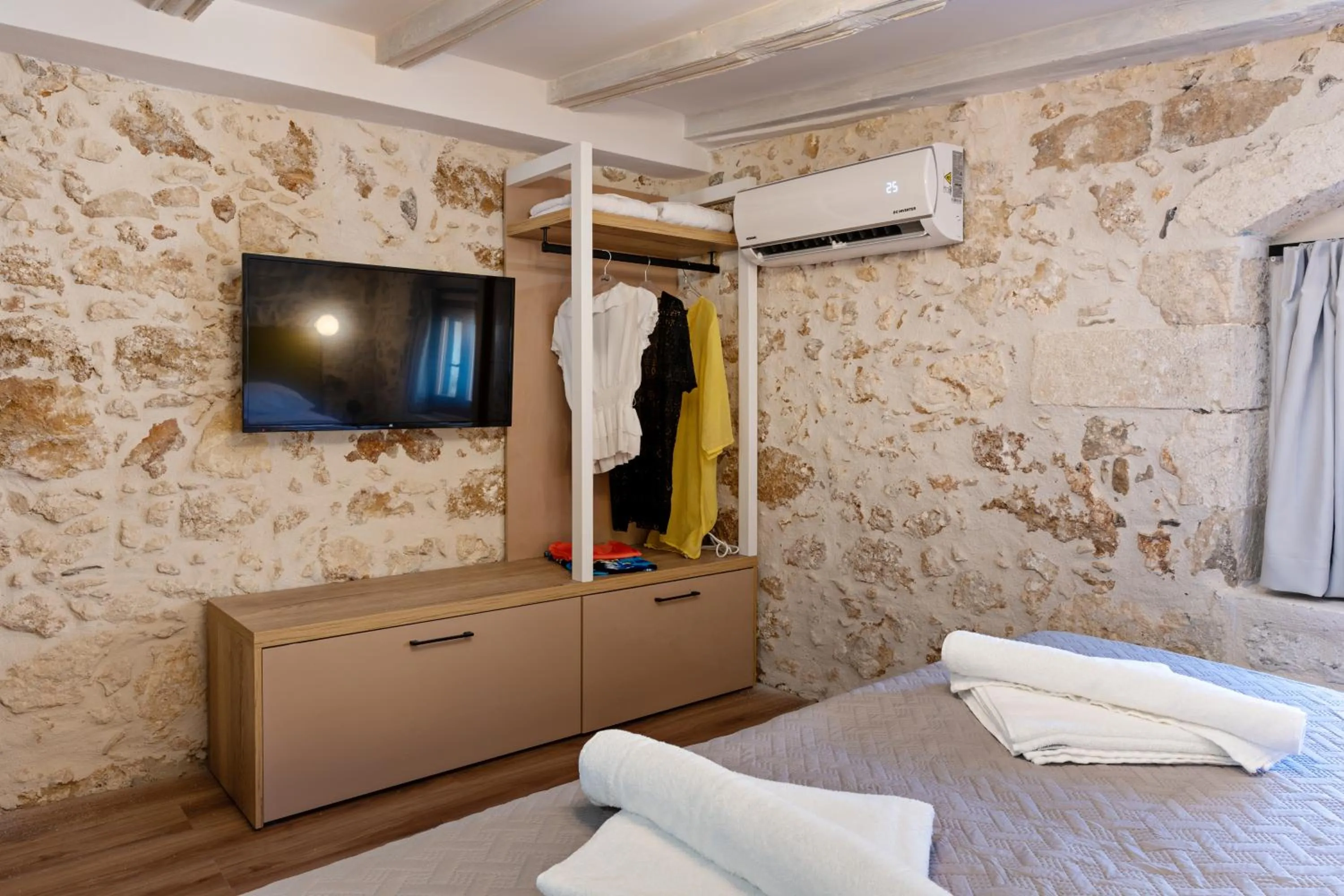 Photo of the whole room, Bed in Erotokritos City Luxury Suites