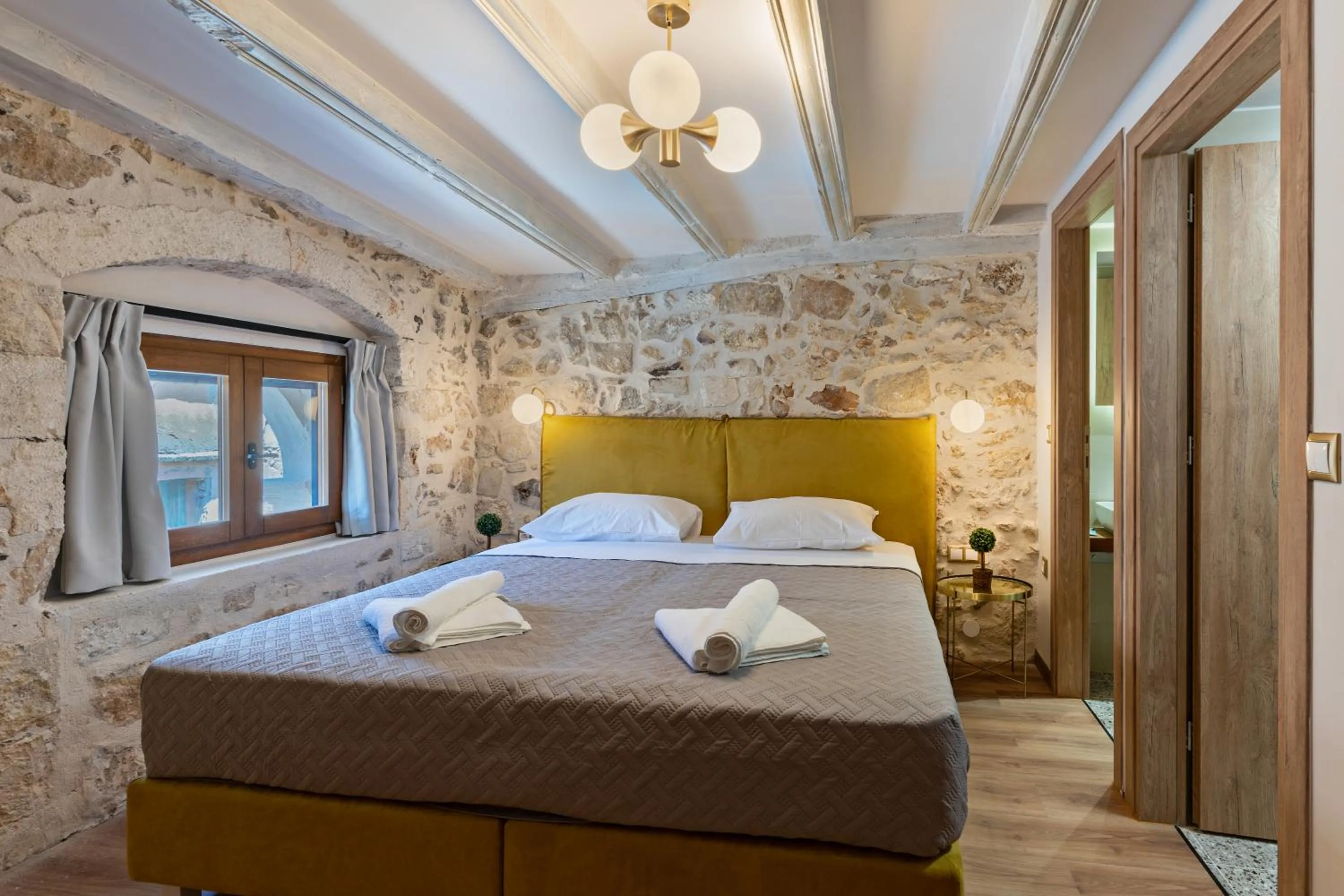 Bedroom, Bed in Erotokritos City Luxury Suites