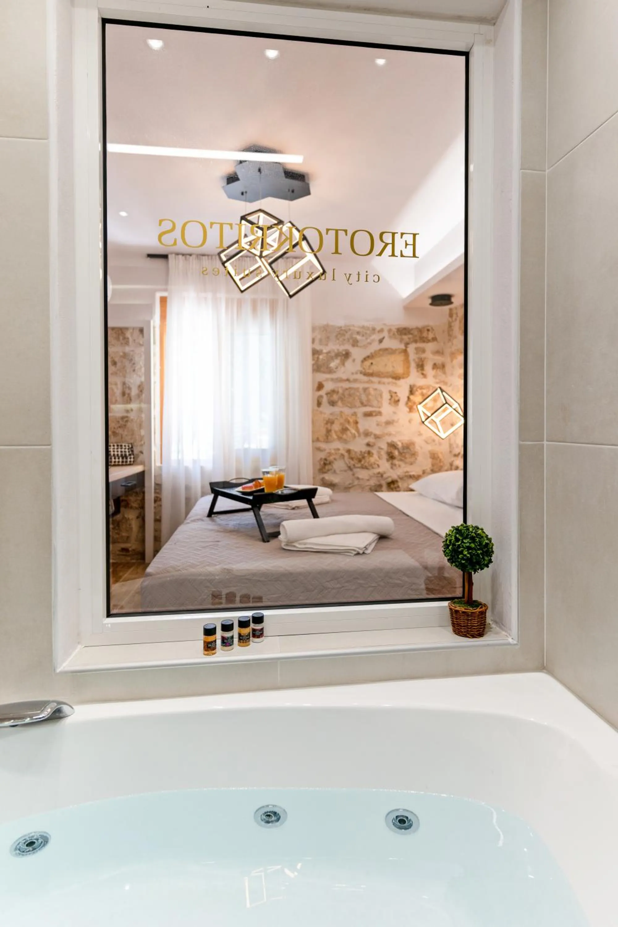 Steam room, Bed in Erotokritos City Luxury Suites