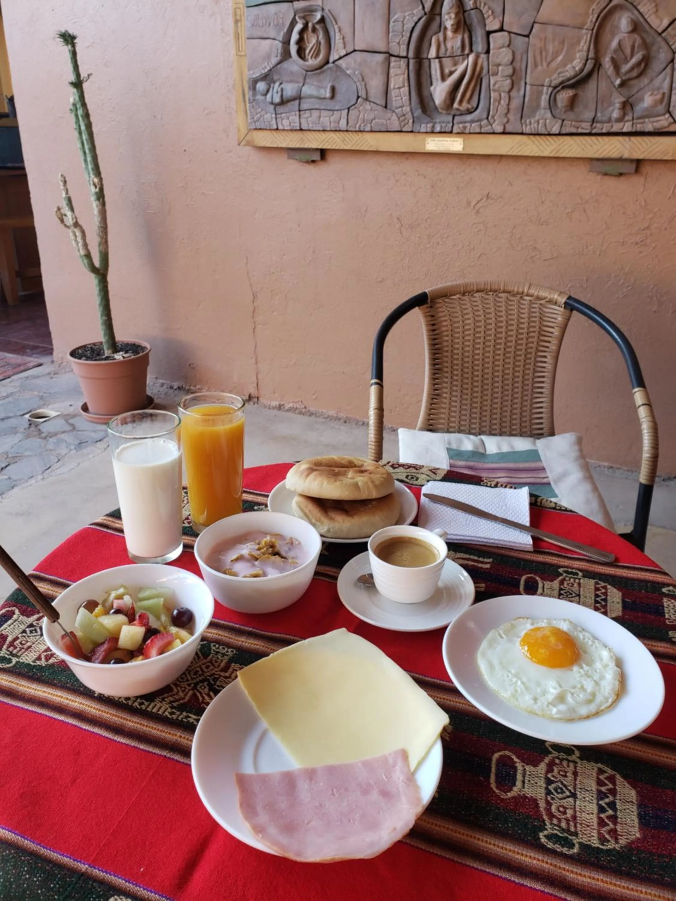 Breakfast in Hostal Desert