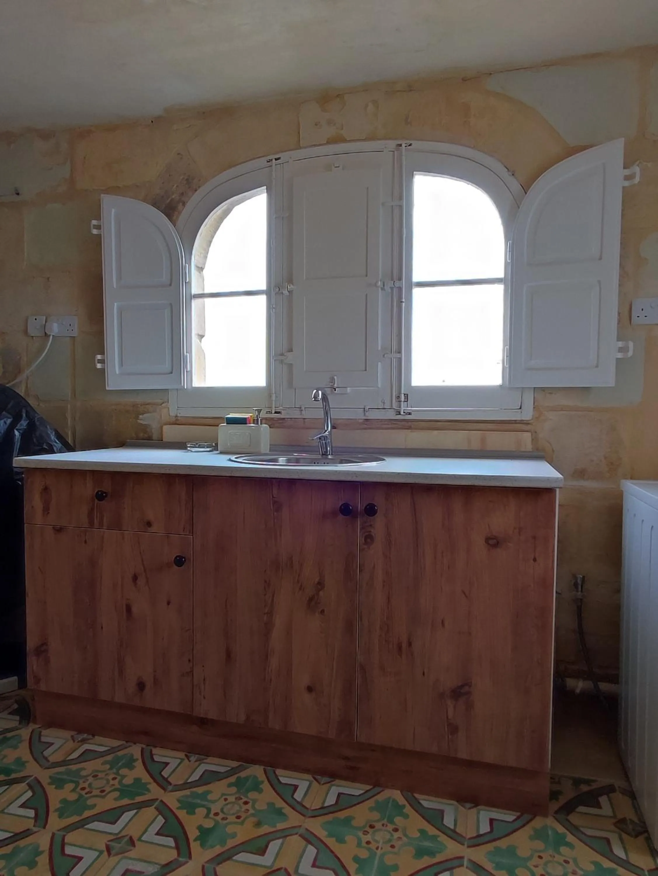 Kitchen or kitchenette in Tal-Barun Farmhouse