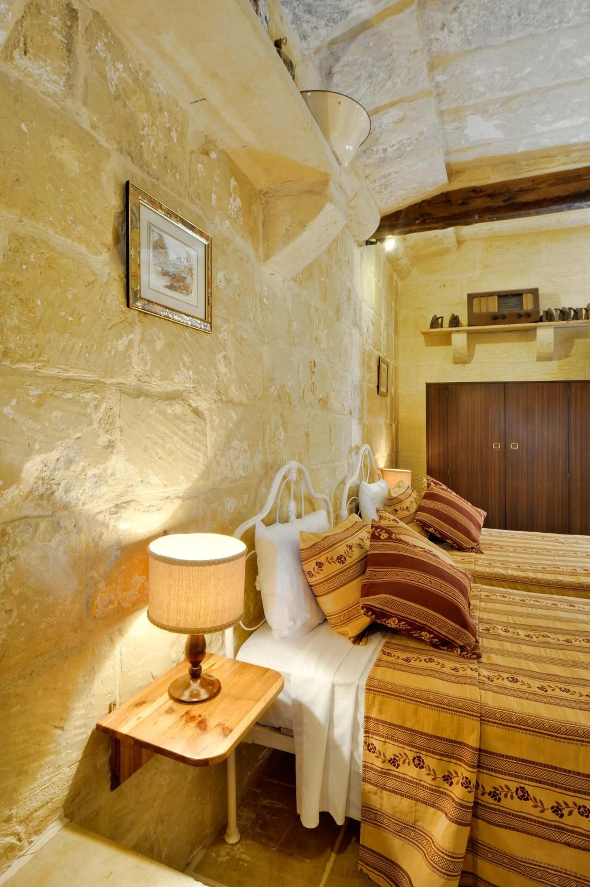Bed in Tal-Barun Farmhouse