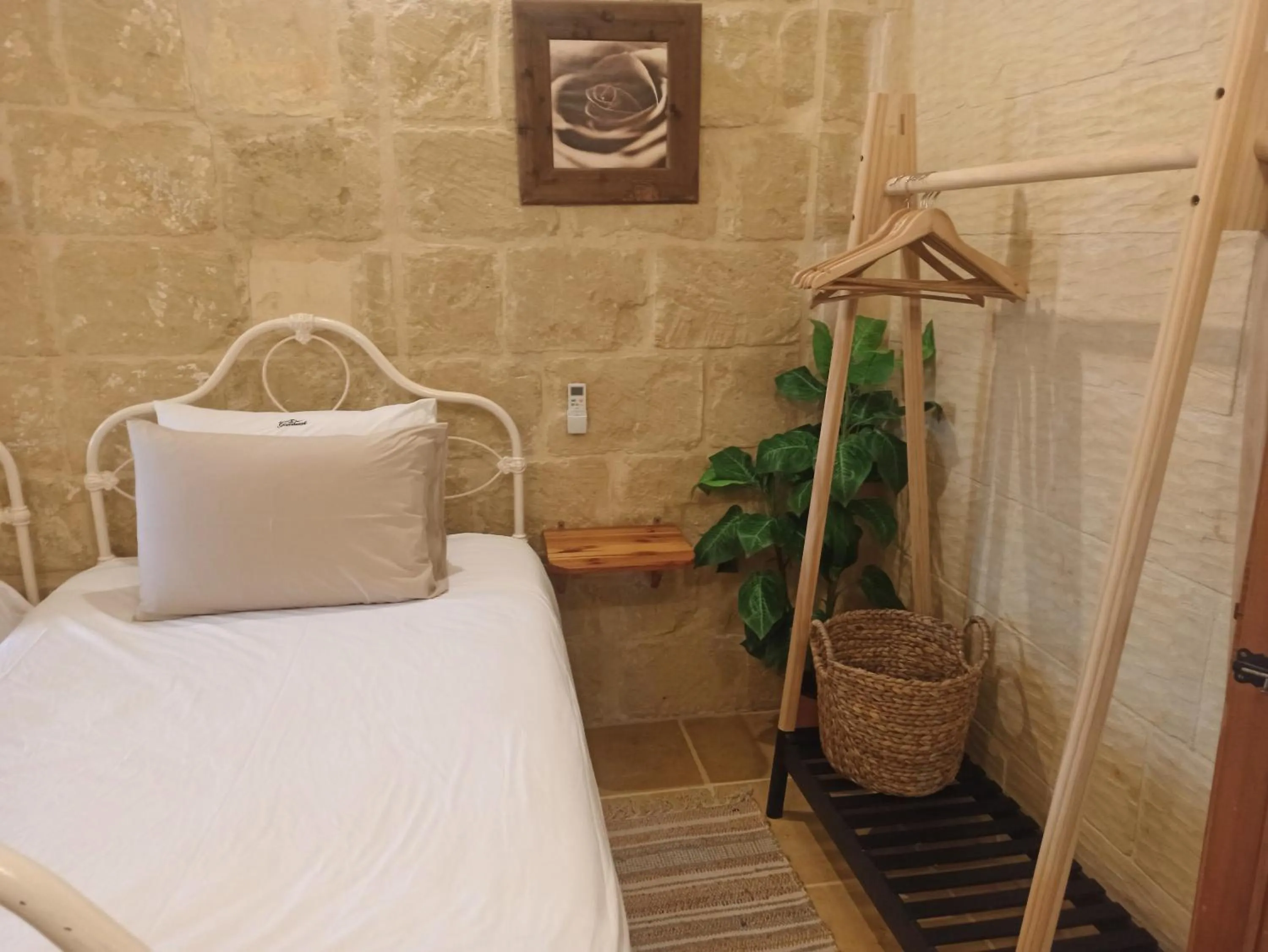 Property building, Bed in Tal-Barun Farmhouse