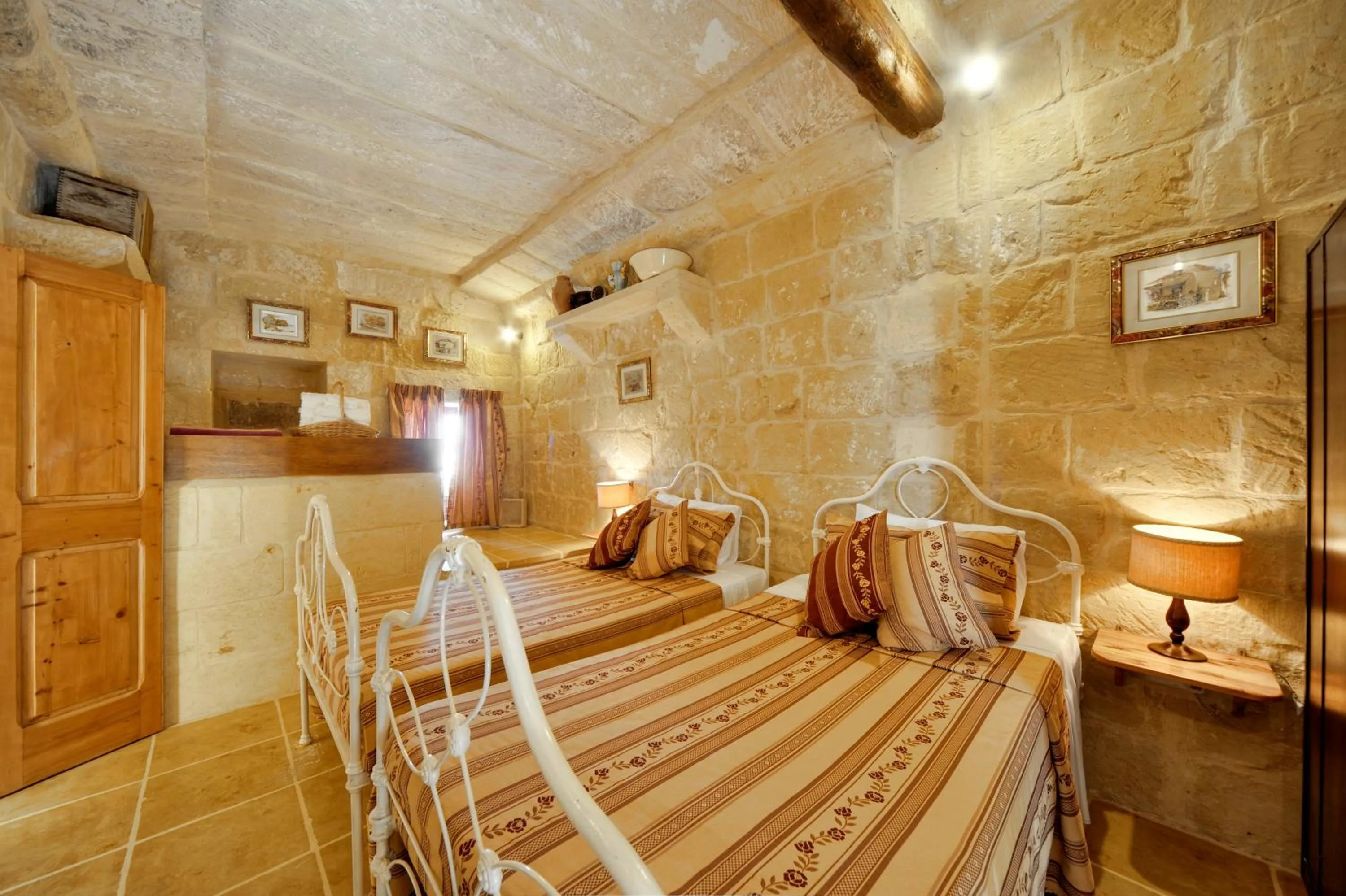 Bed in Tal-Barun Farmhouse