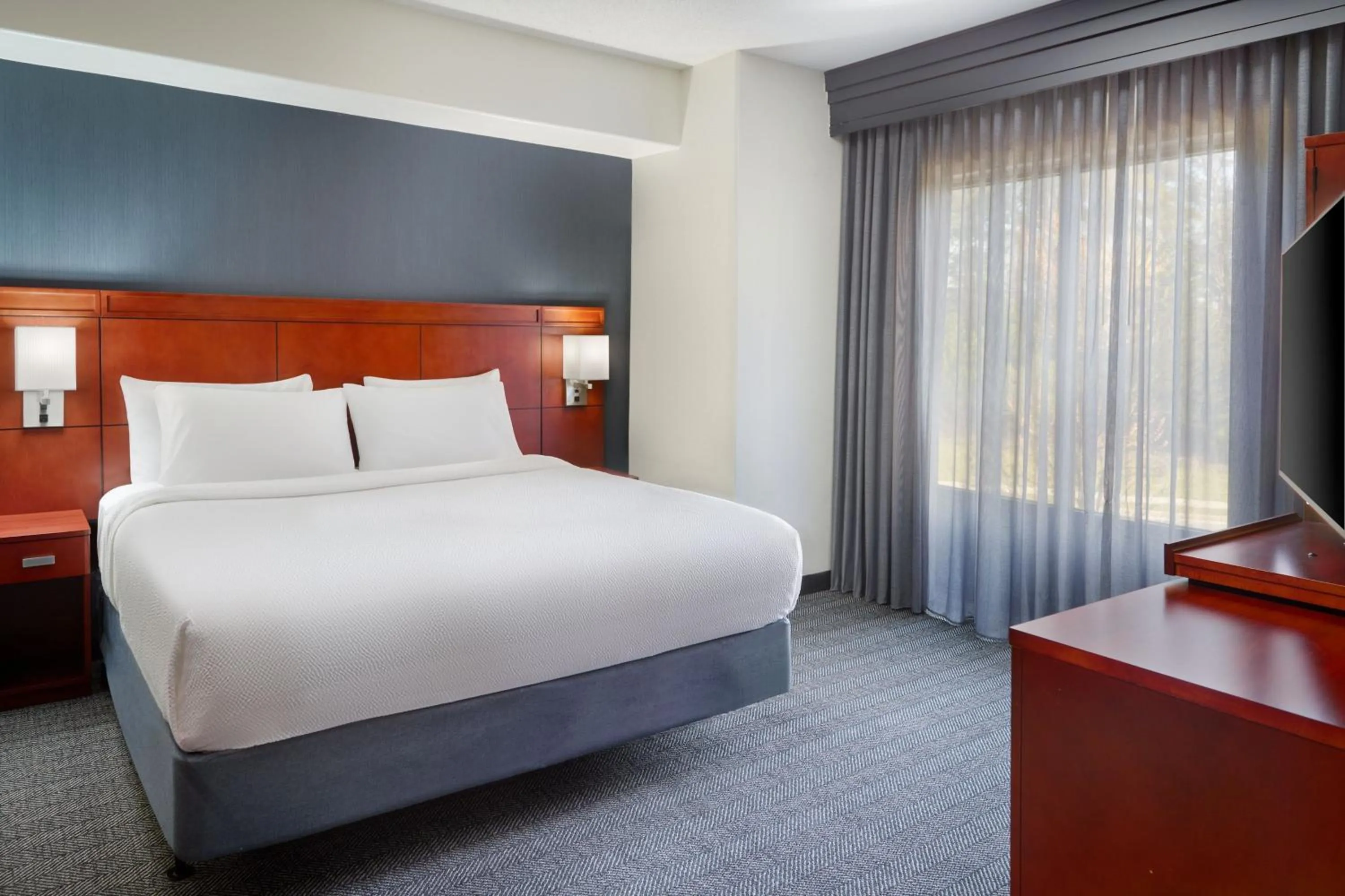Bedroom, Bed in Courtyard by Marriott Atlanta Conyers