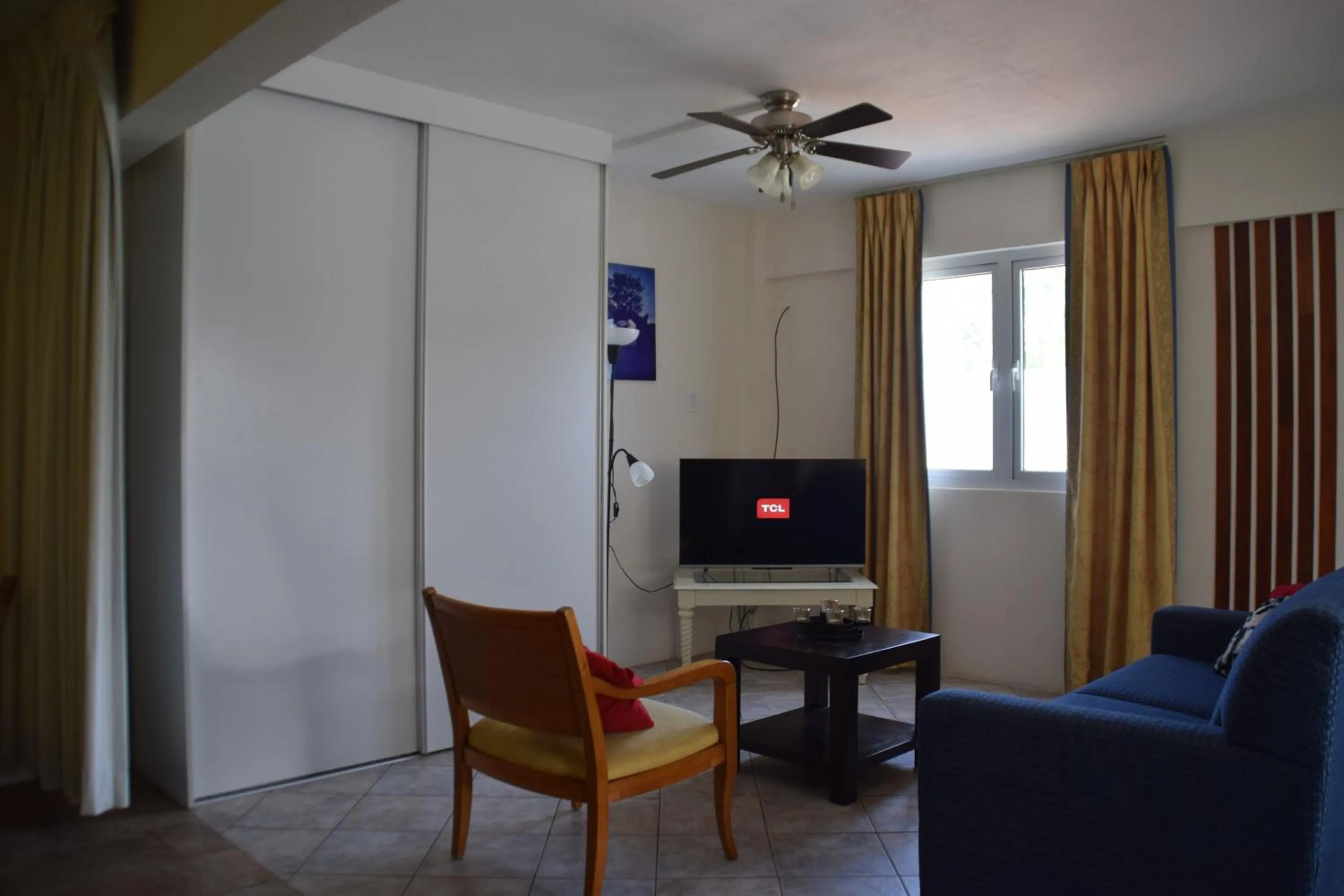 TV and multimedia in La Felicidad Aruba