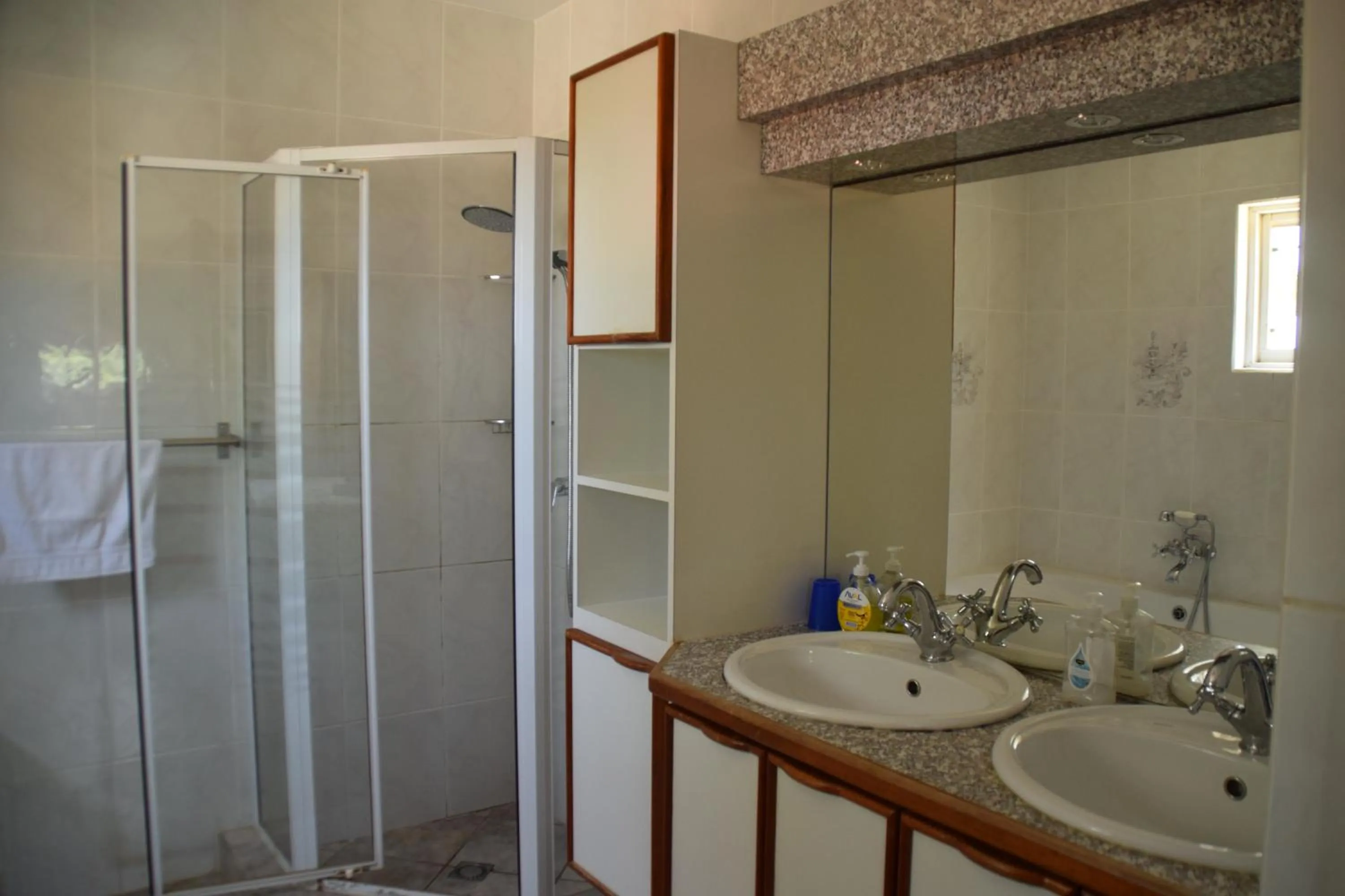 Bathroom in La Felicidad Aruba