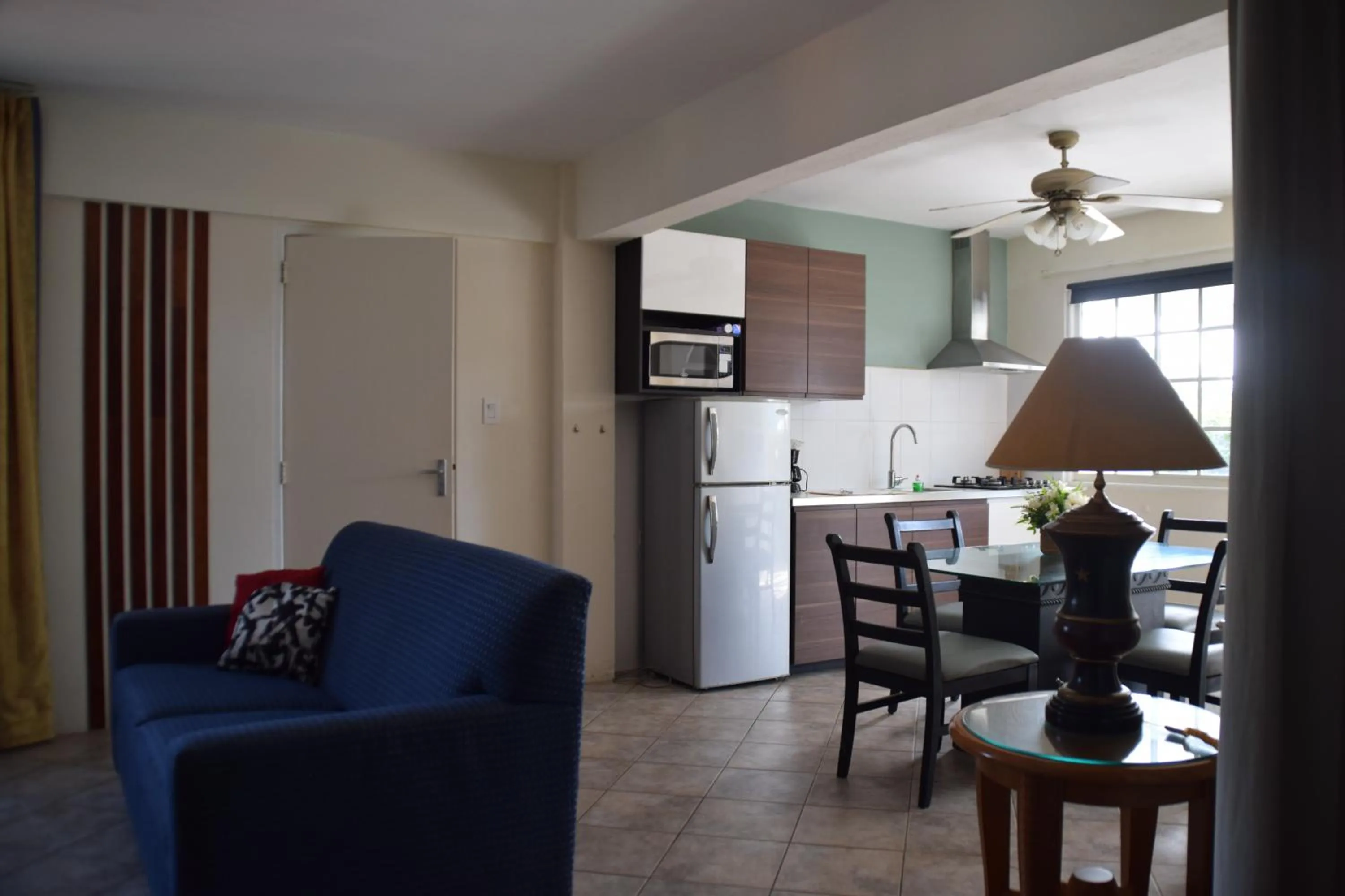 Photo of the whole room in La Felicidad Aruba