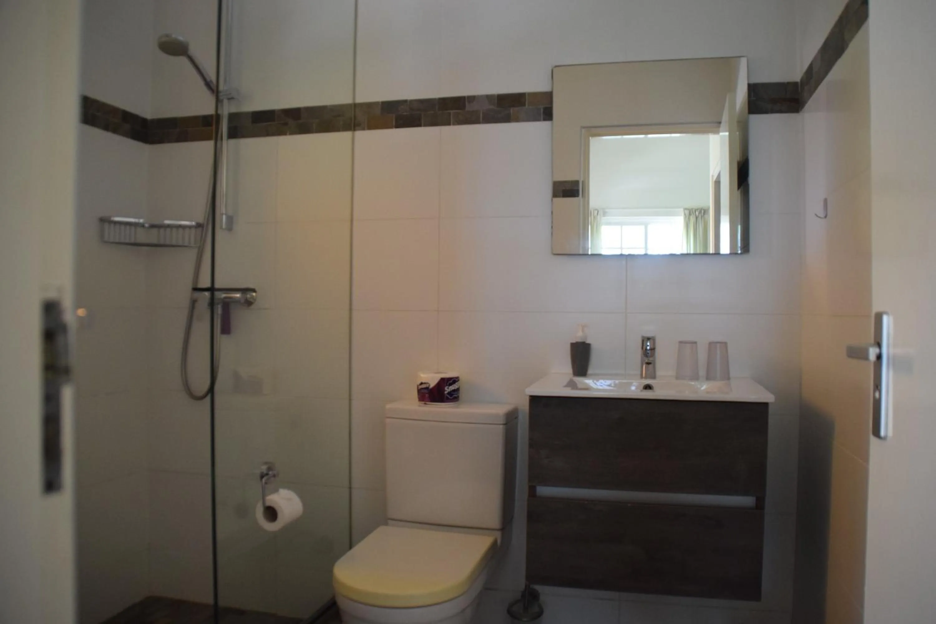 Shower in La Felicidad Aruba