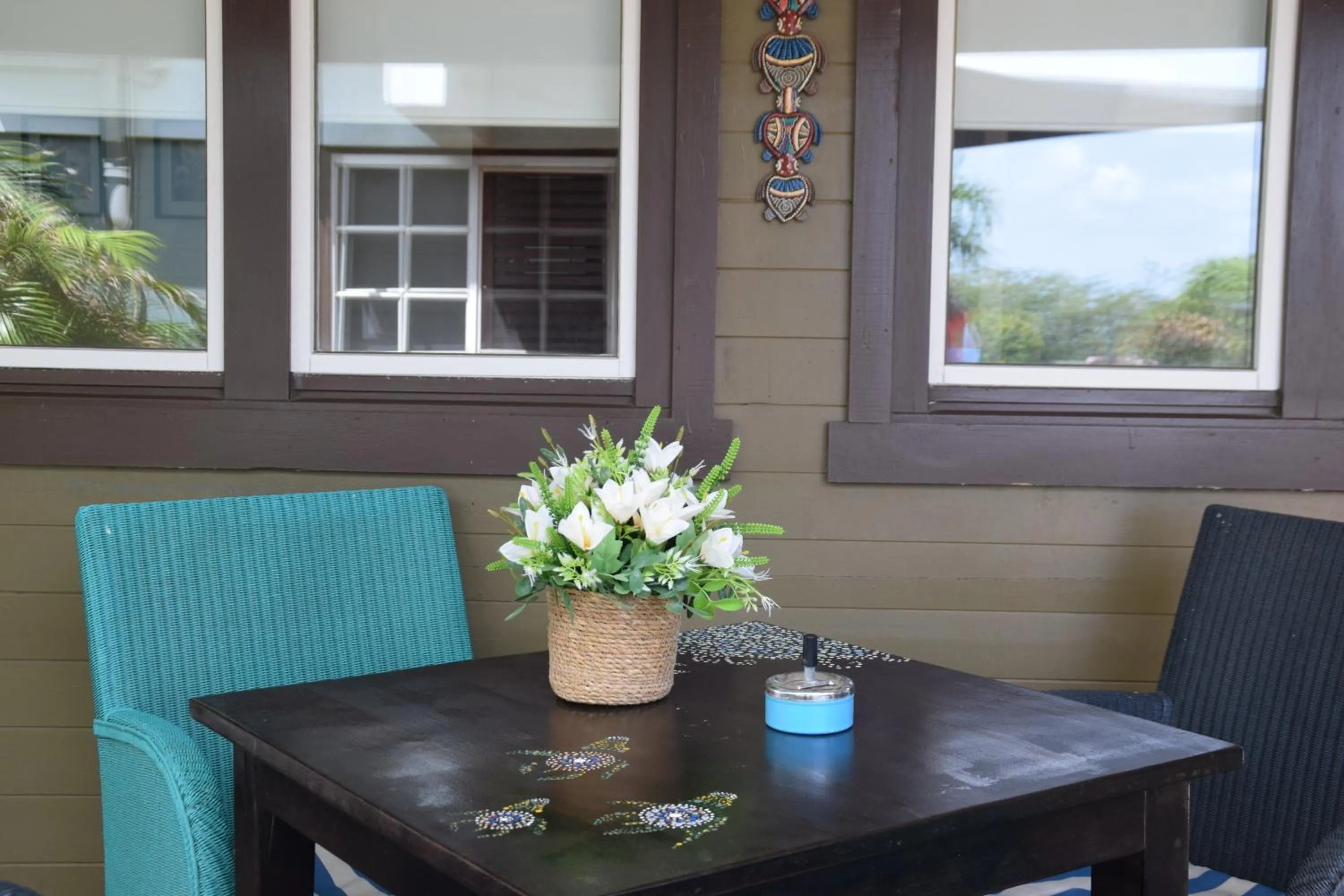 Dining area in La Felicidad Aruba