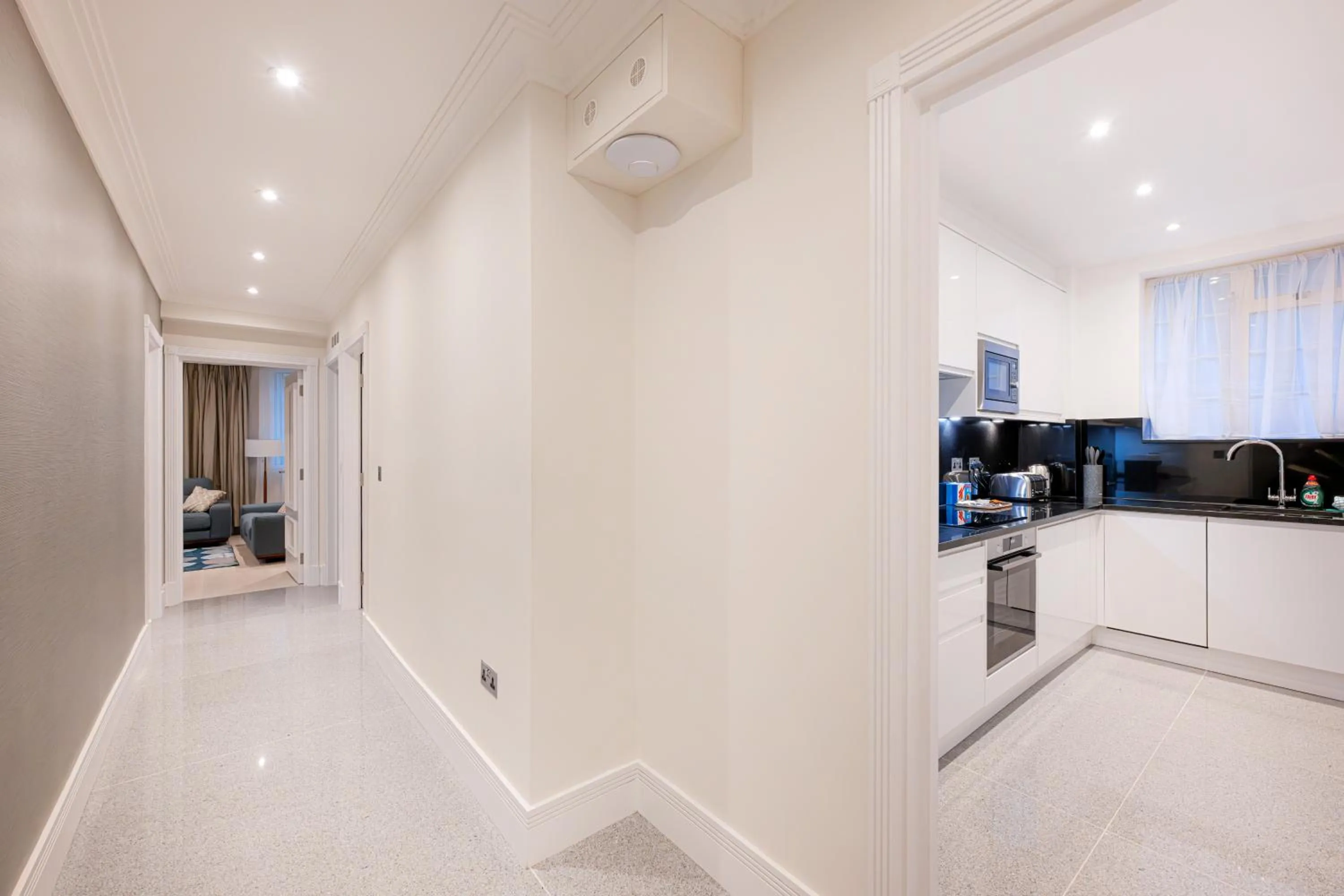 kitchen in Fountain House Apartments - London