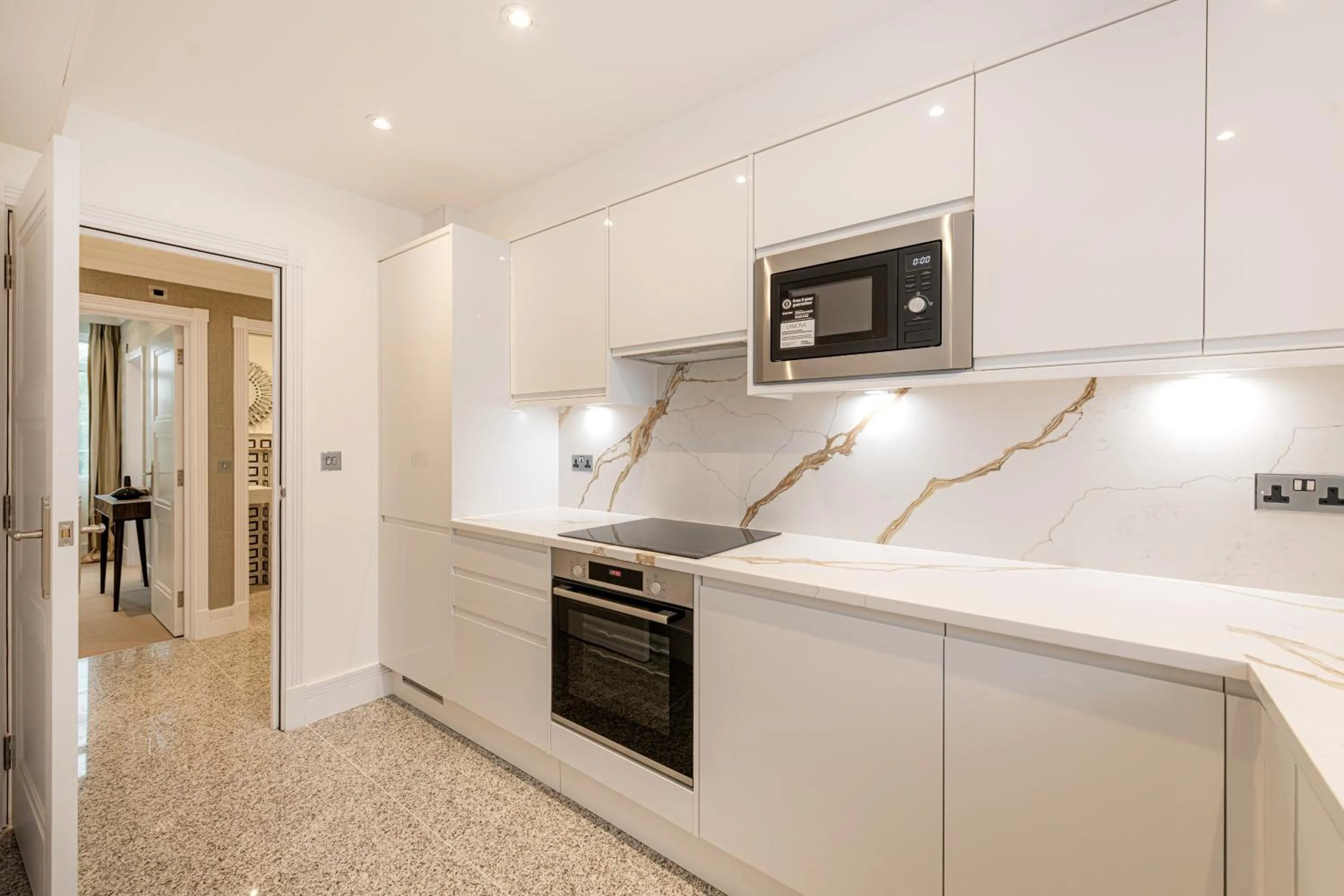 Kitchen or kitchenette in Fountain House Apartments - London