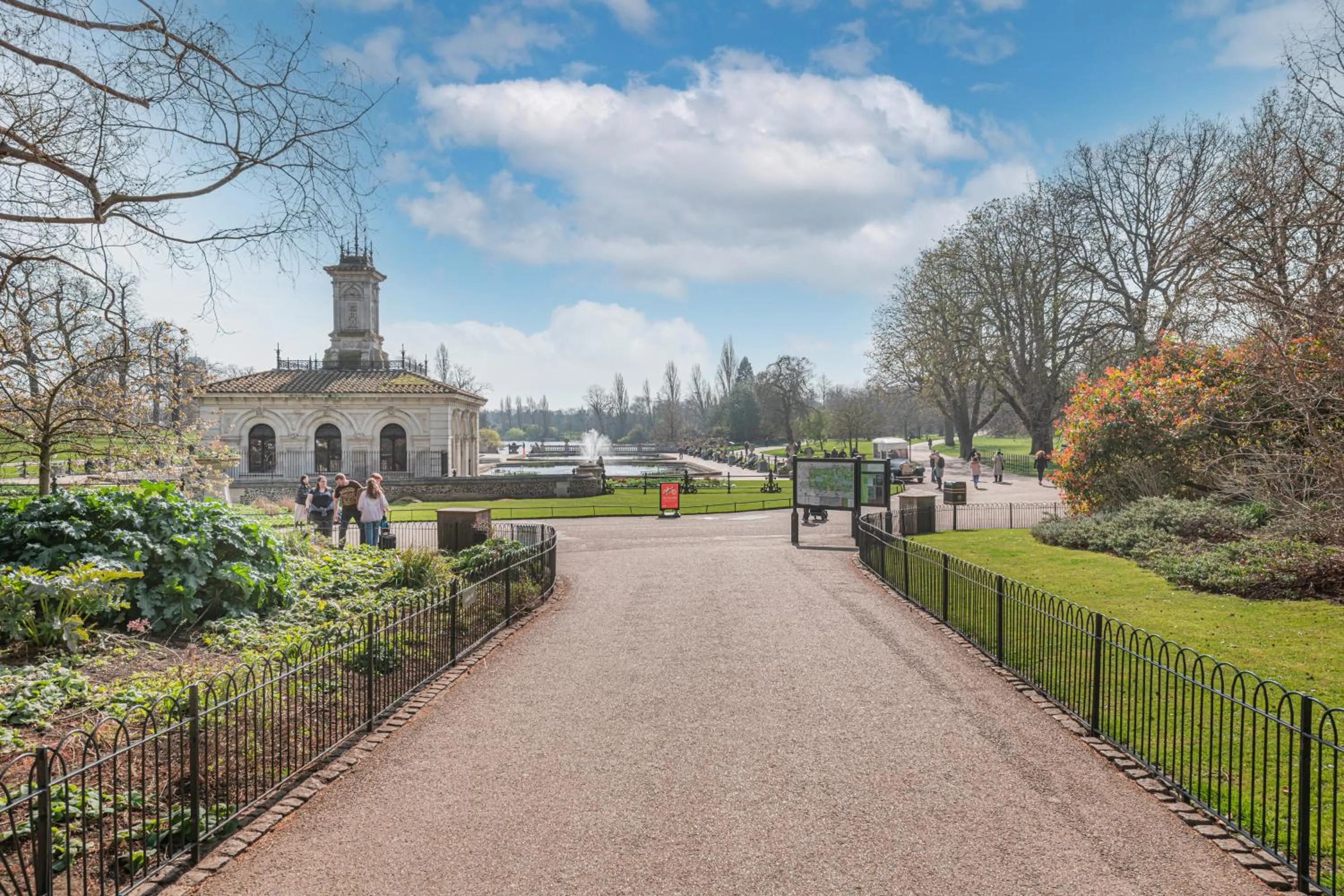 Nearby landmark in Fountain House Apartments - London