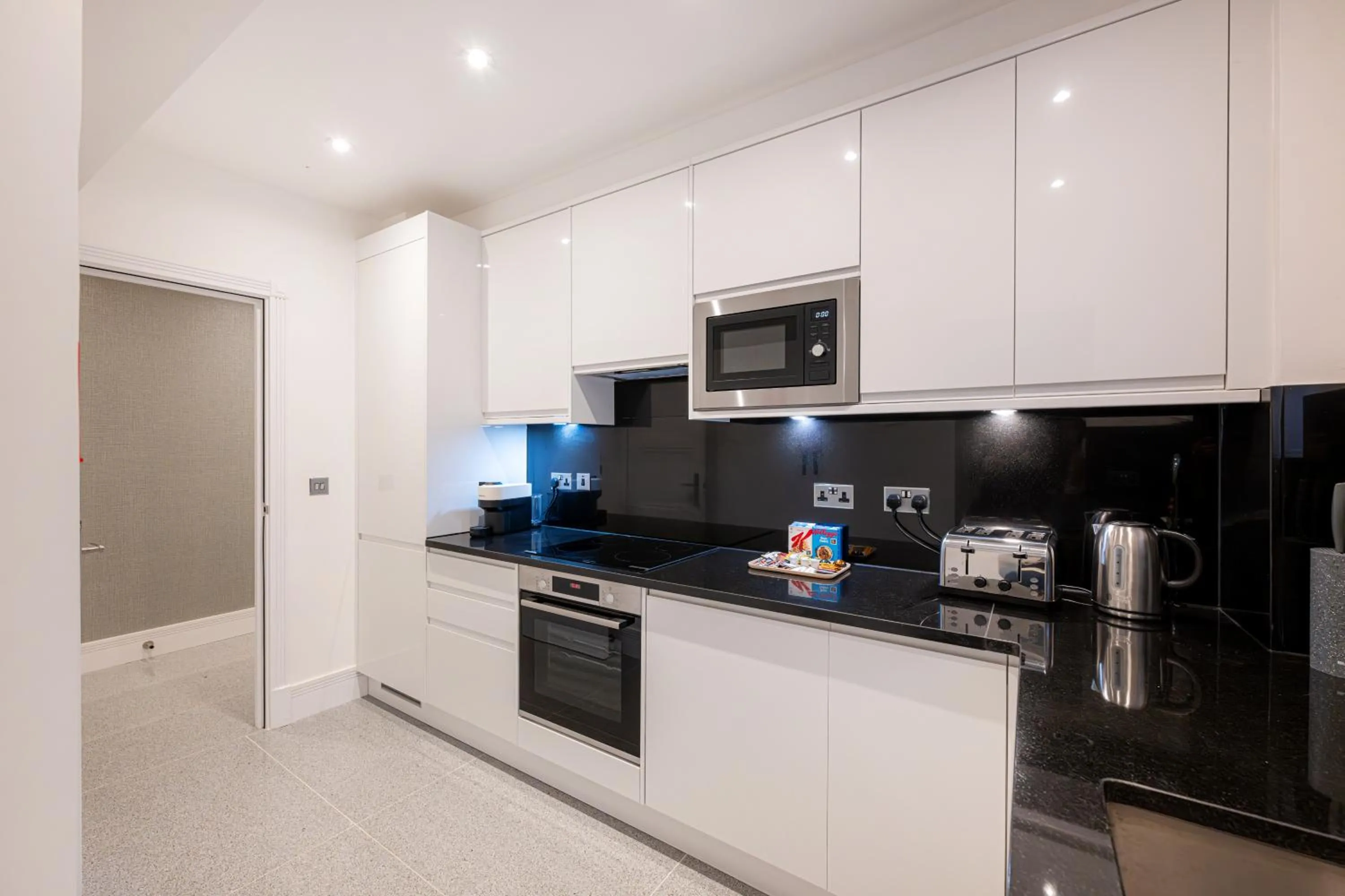 Kitchen or kitchenette in Fountain House Apartments - London