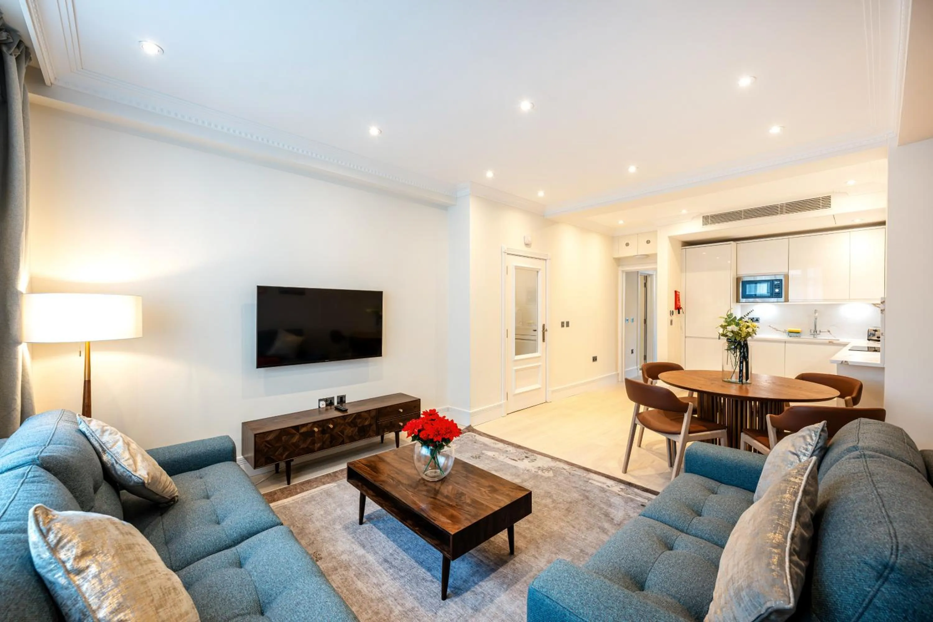 Living room in Fountain House Apartments - London