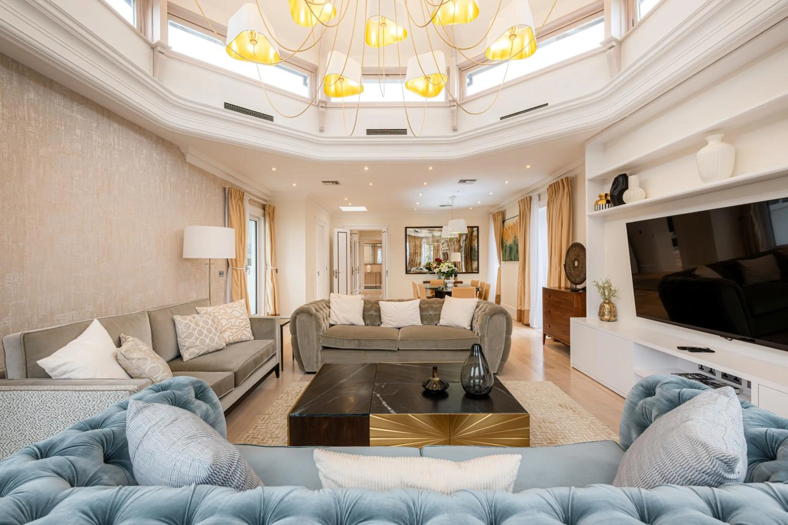 Living room in Fountain House Apartments - London