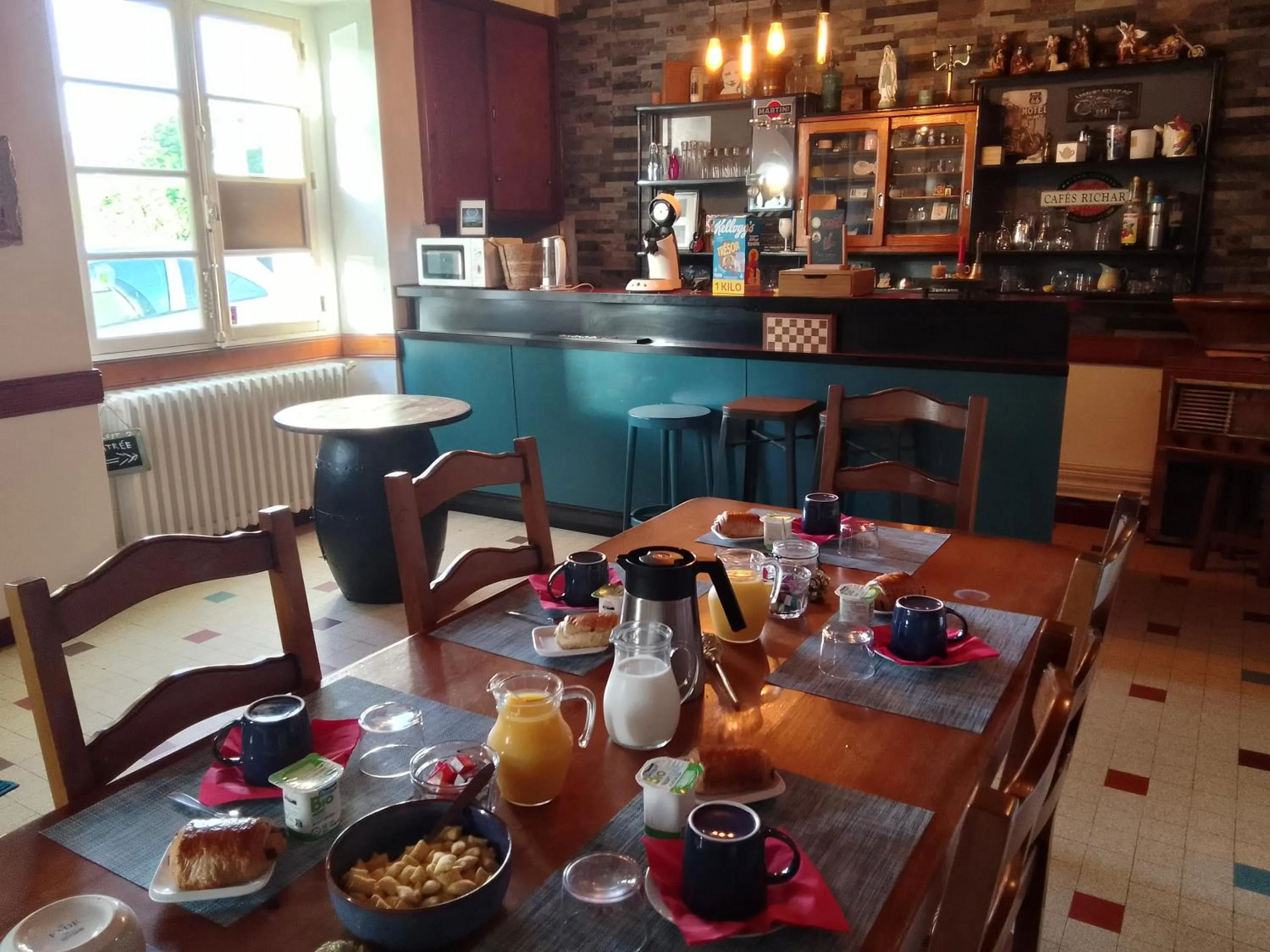Lounge or bar in LA MAISON DE BARLEST - LOURDES