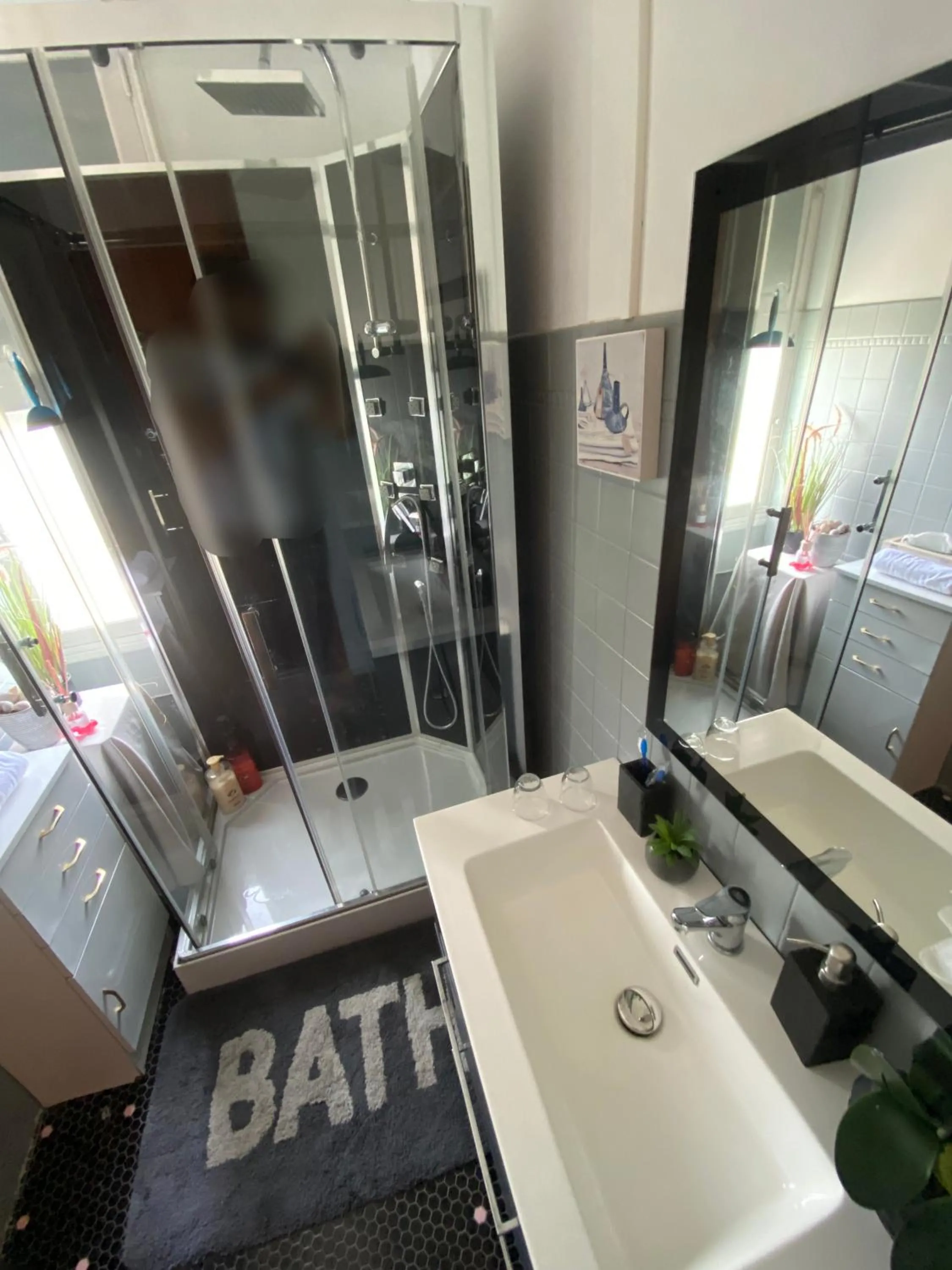 Shower in LA MAISON DE BARLEST - LOURDES