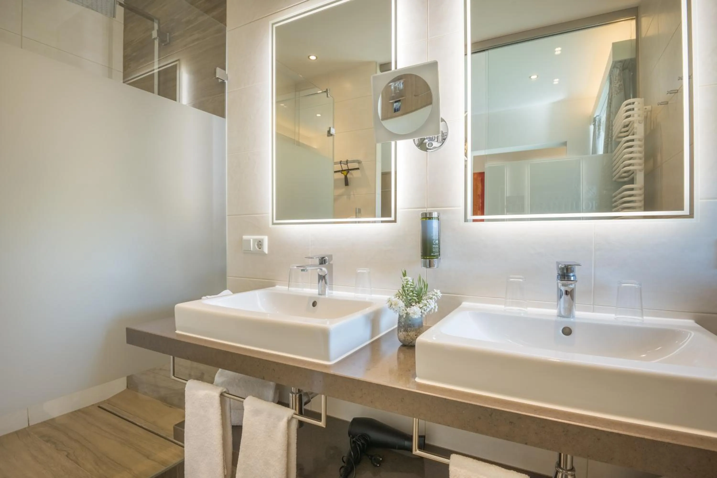 Bathroom in Hotel Chrysantihof