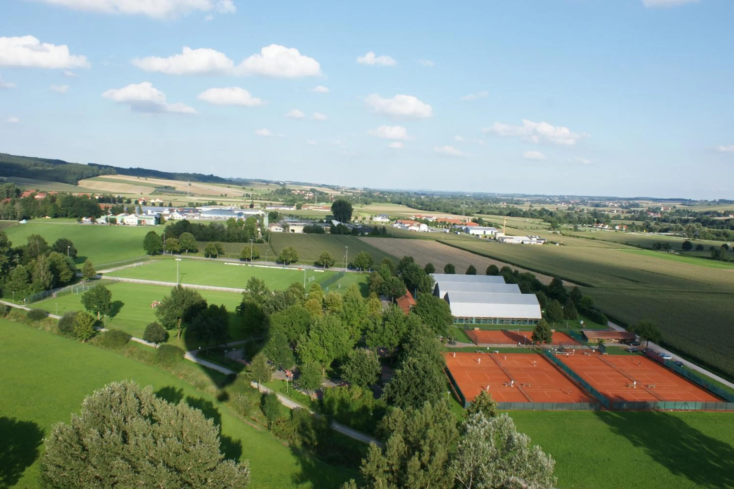 Tennis court in Hotel Chrysantihof