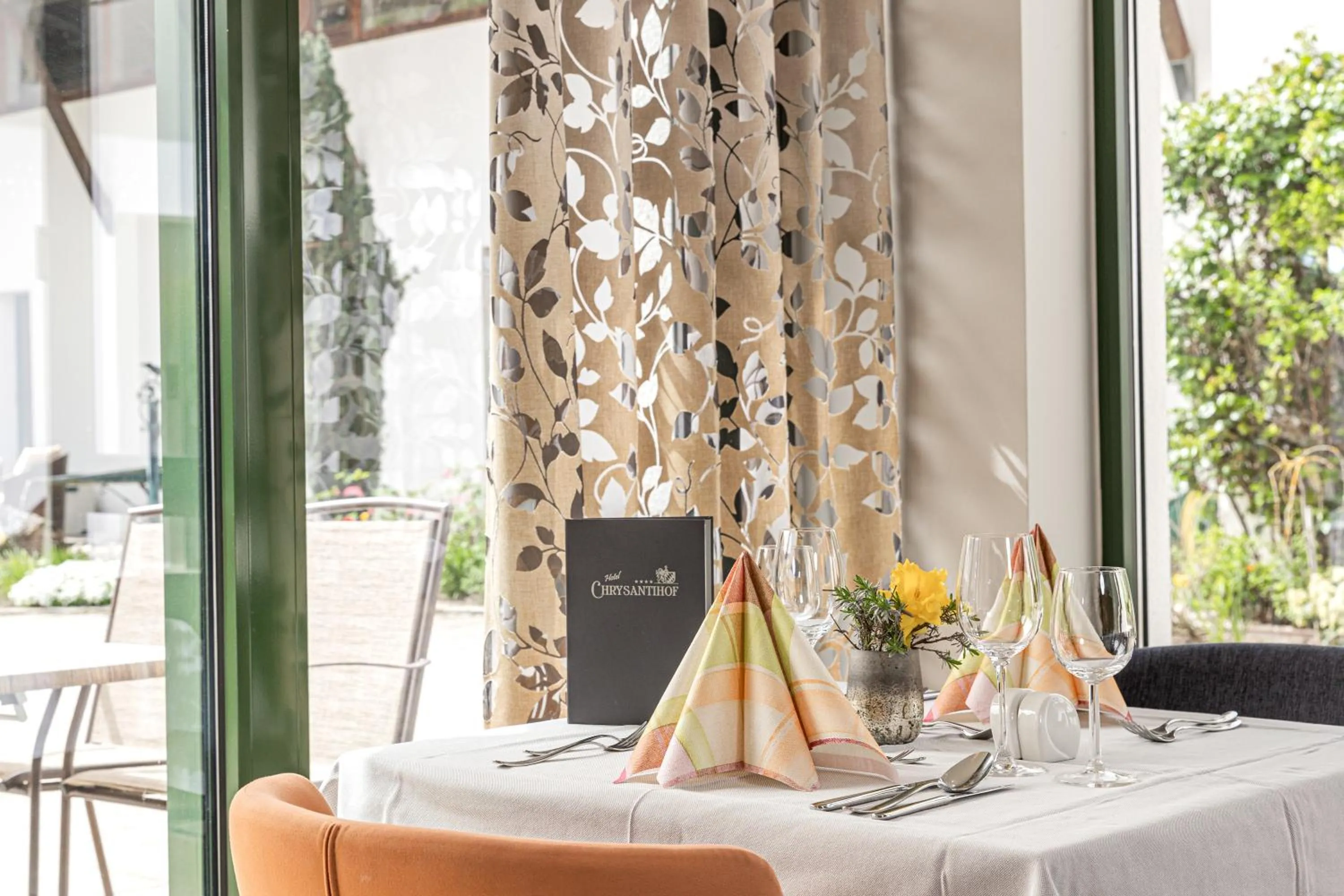 Restaurant/places to eat in Hotel Chrysantihof