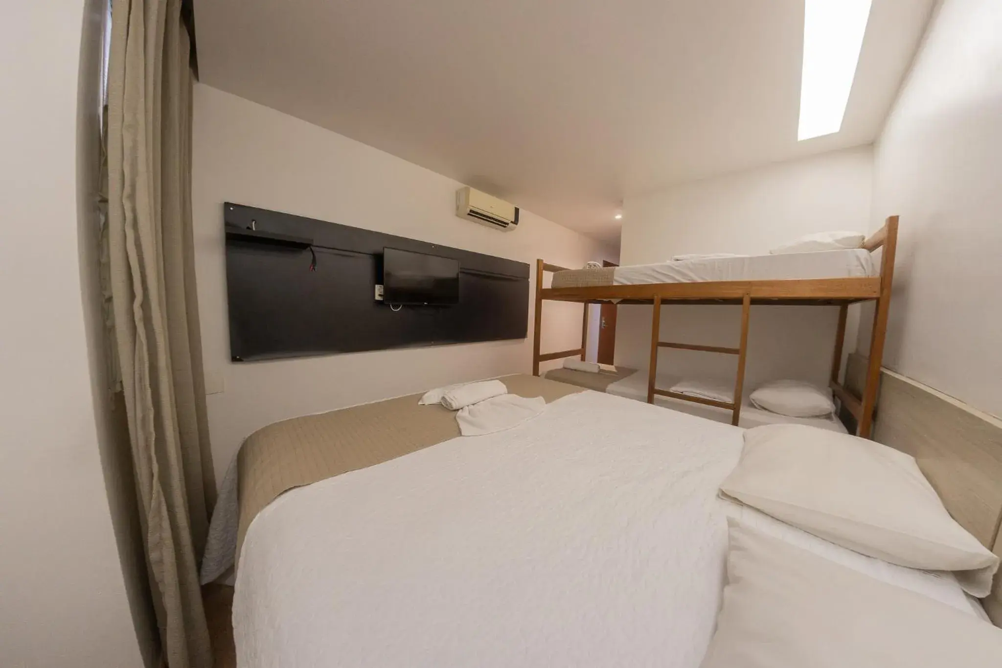 Quadruple Room in Mcz Hotel Quadruple Room in Mcz Hotel