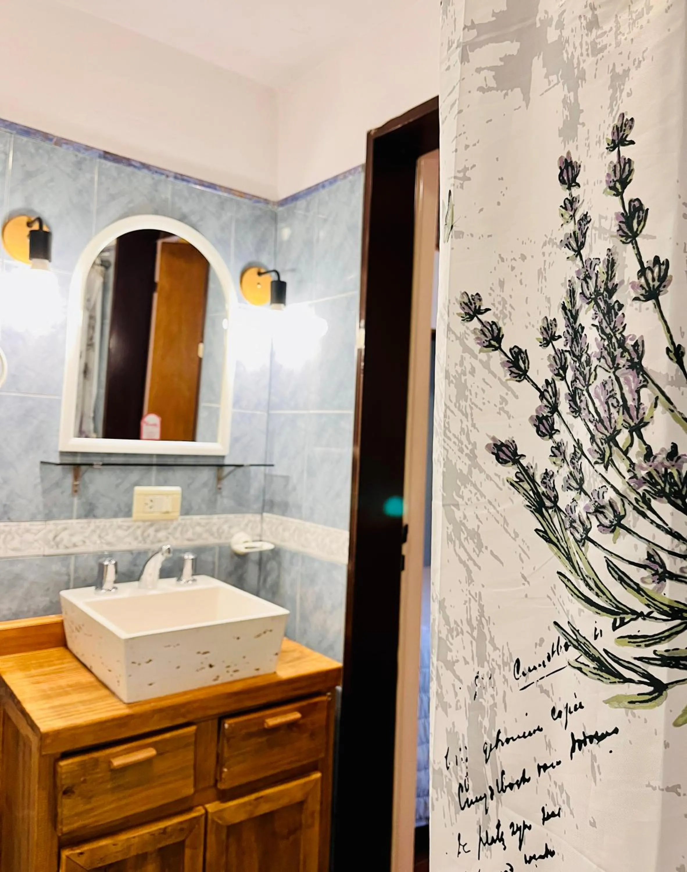 Bathroom in Hospedaje Flores del Sur