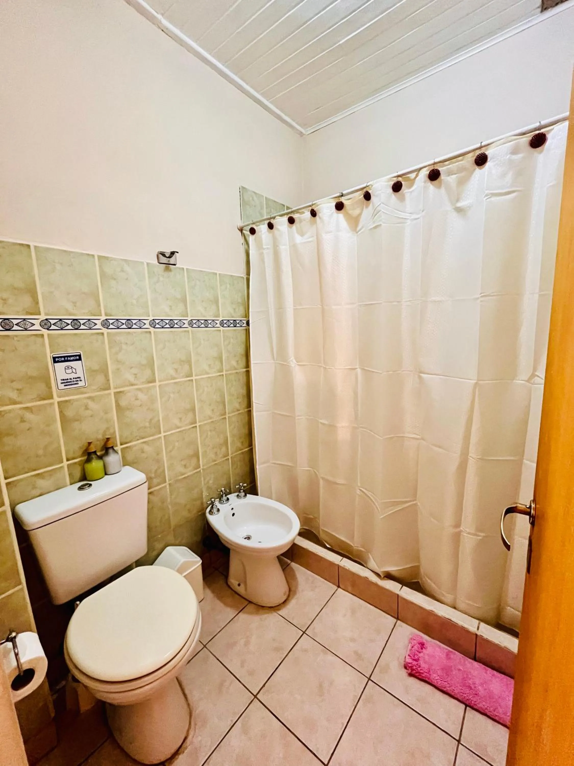 Bathroom in Hospedaje Flores del Sur