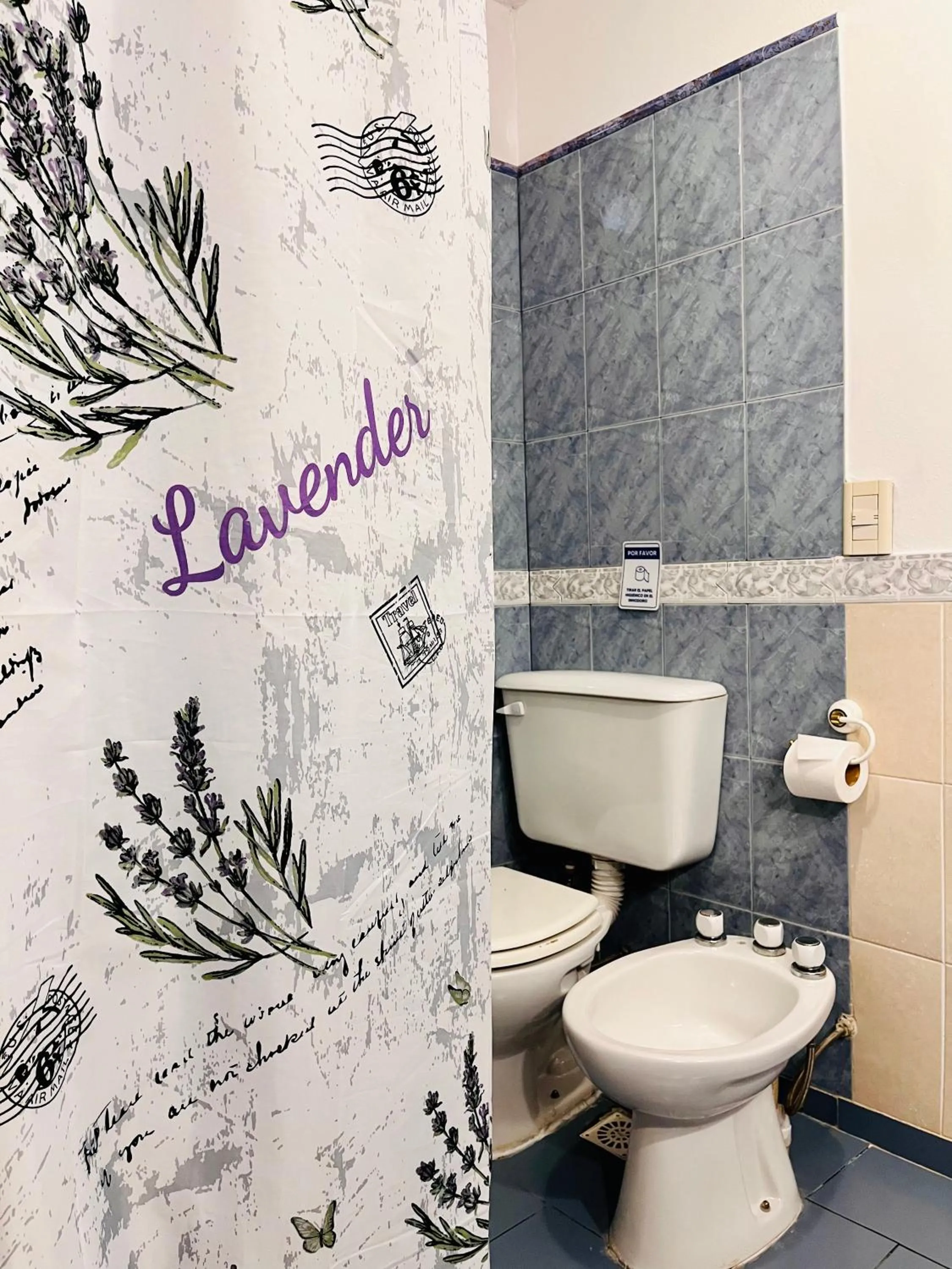 Bathroom in Hospedaje Flores del Sur