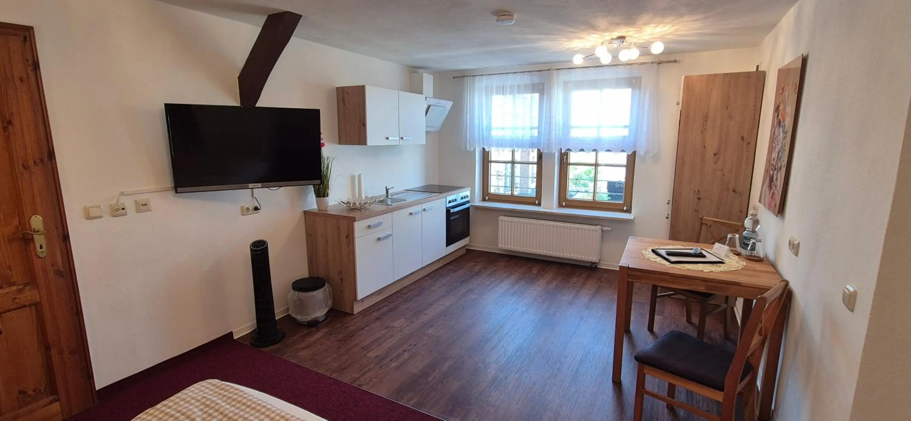 Photo of the whole room in Hotel Meridian