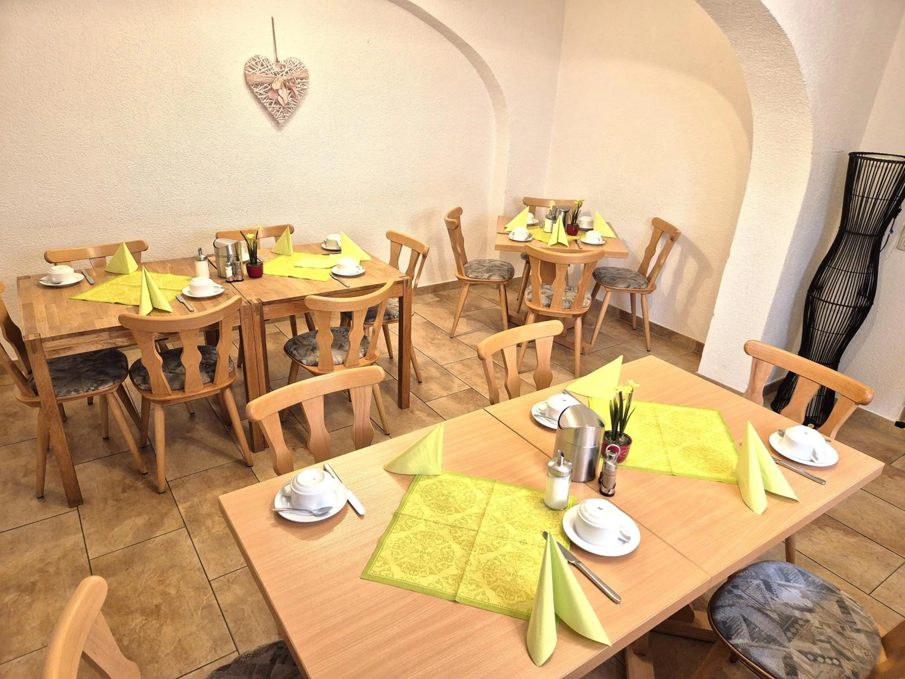 Dining area in Hotel Meridian