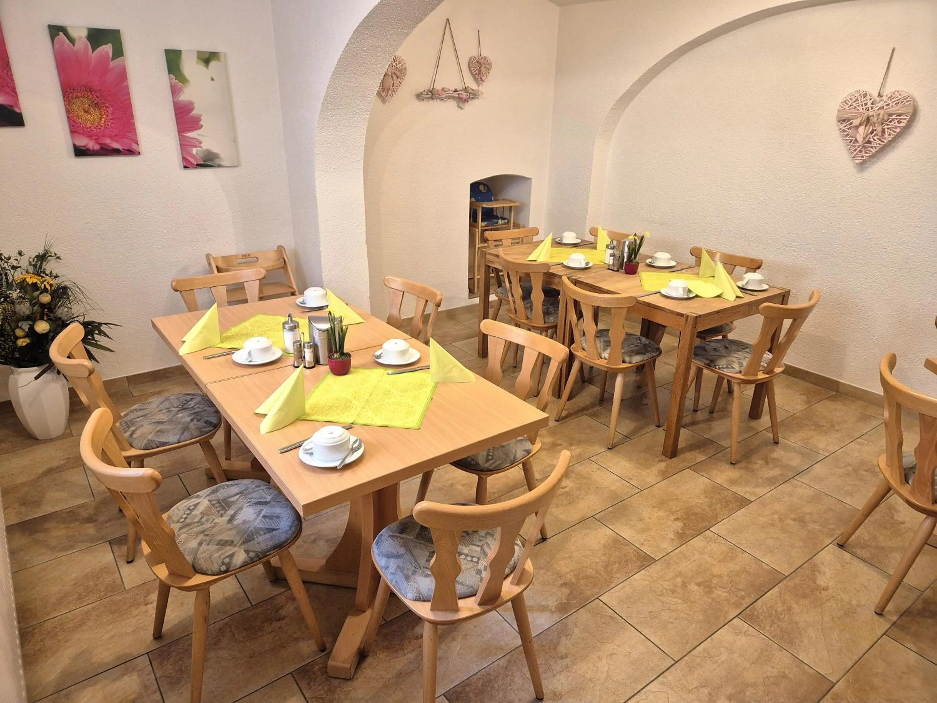 Dining area in Hotel Meridian