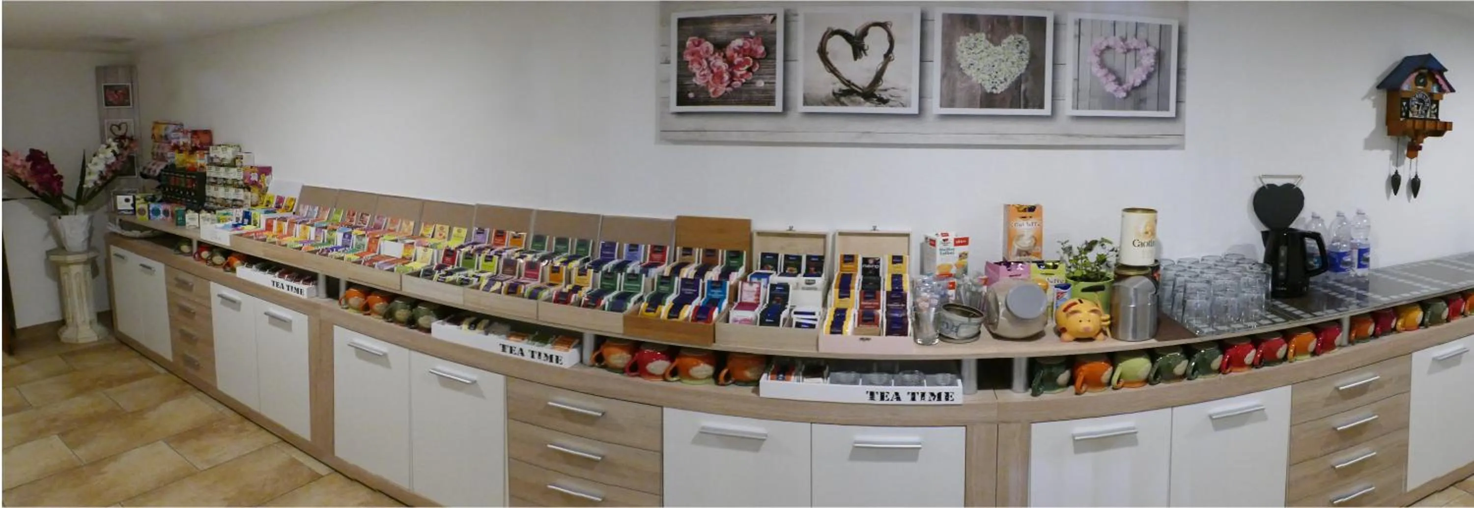 Restaurant/places to eat in Hotel Meridian