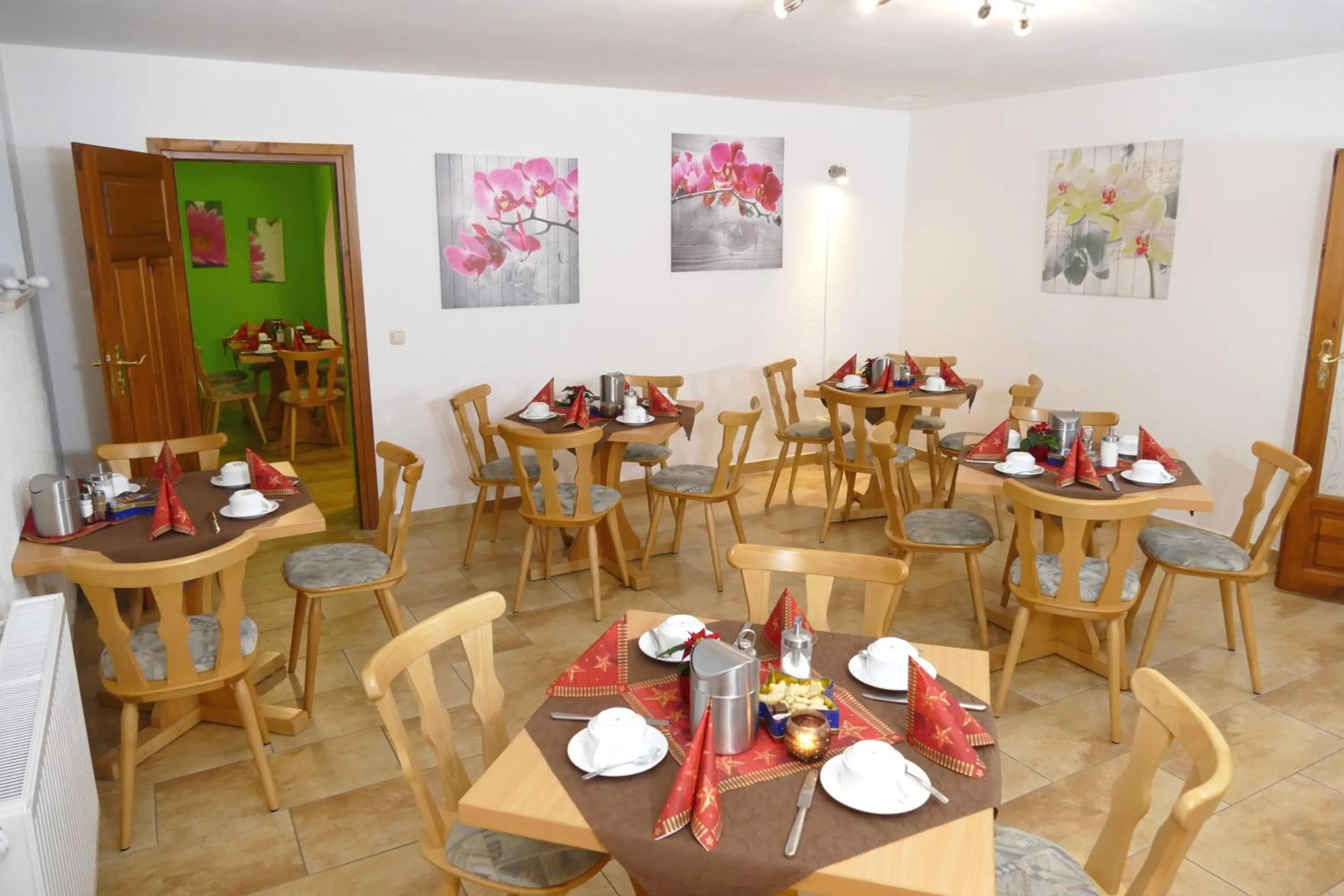 Dining area in Hotel Meridian