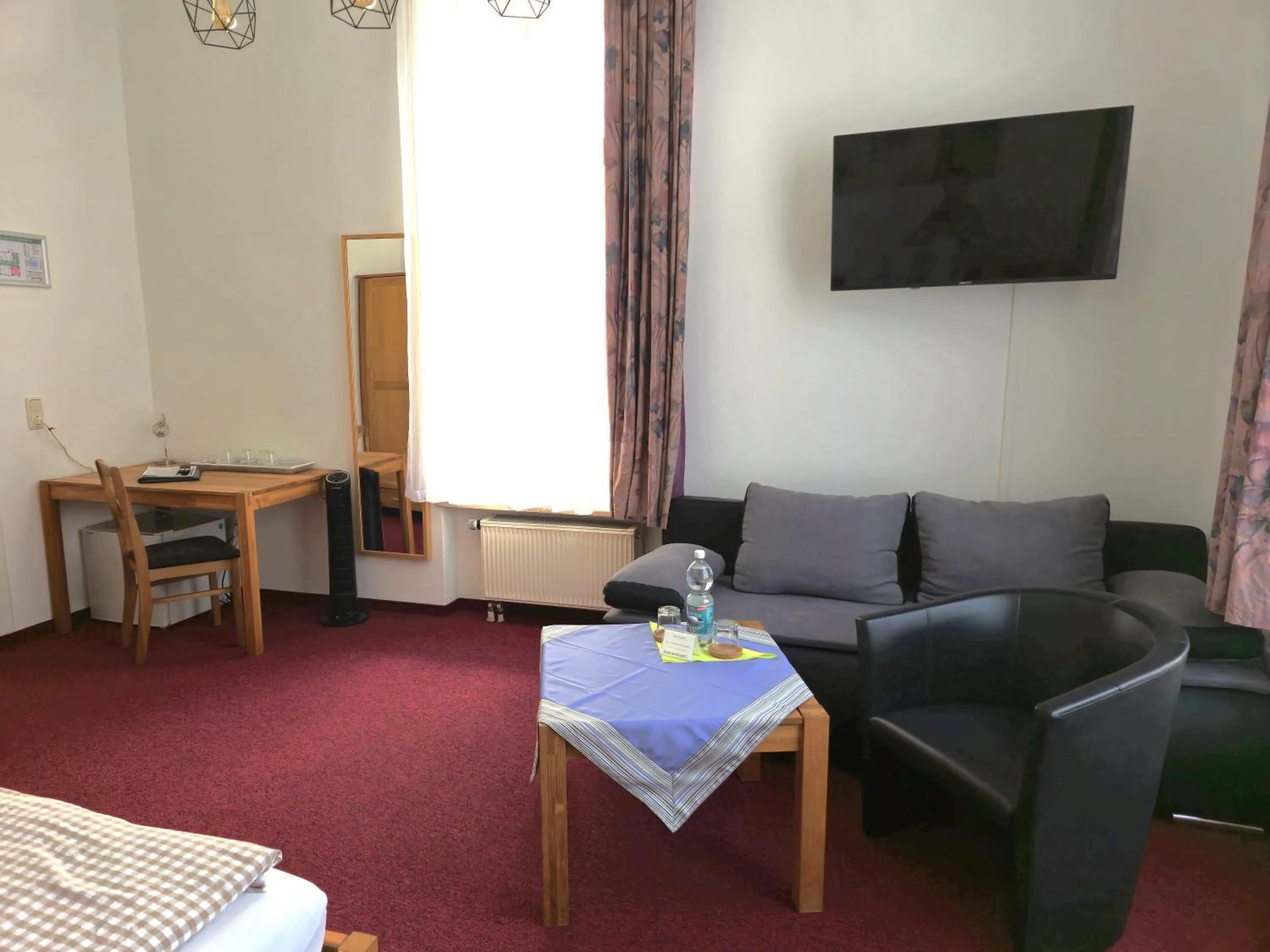 Photo of the whole room, Bed in Hotel Meridian