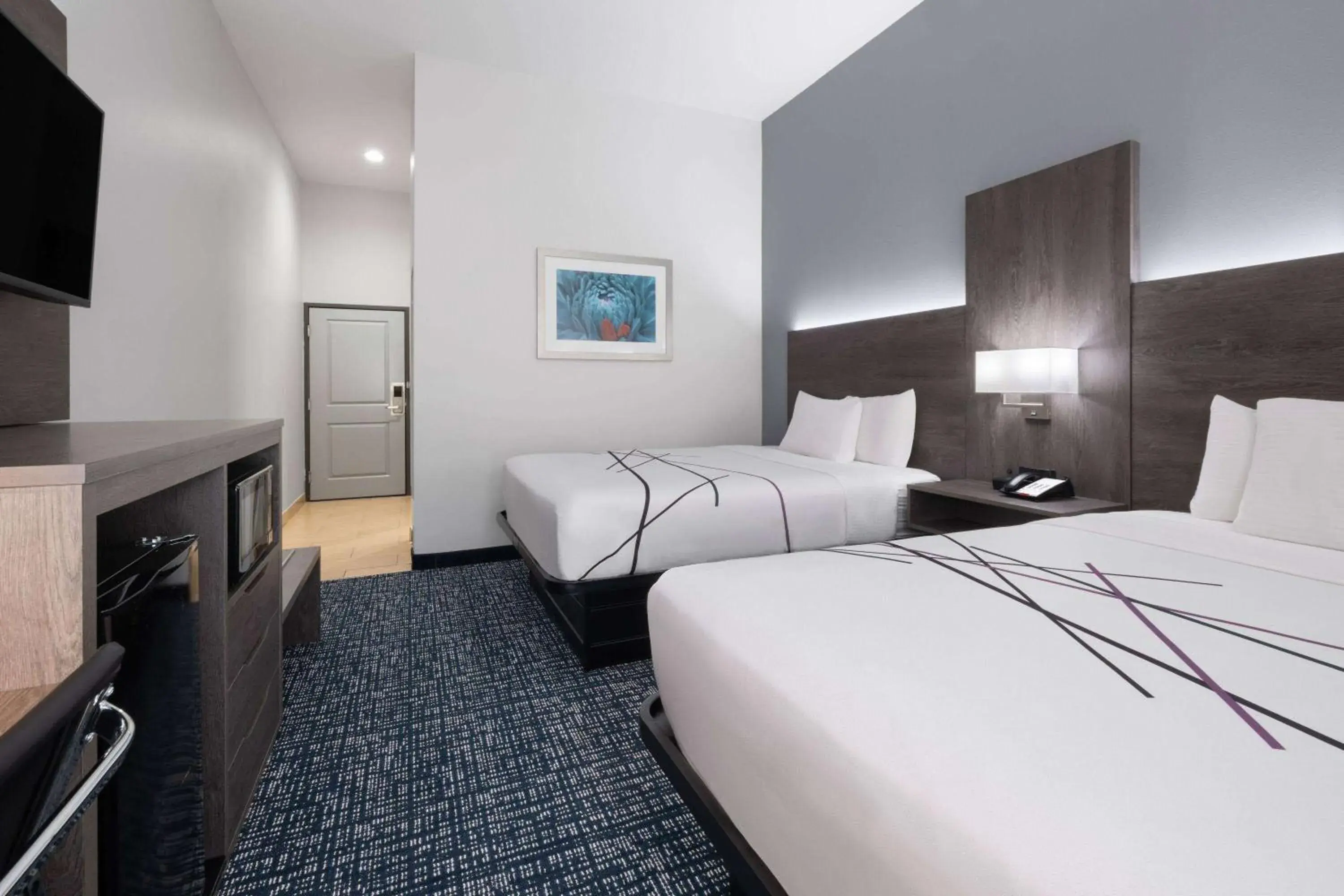 Photo of the whole room, Bed in La Quinta by Wyndham Muskogee Photo of the whole room, Bed in La Quinta by Wyndham Muskogee