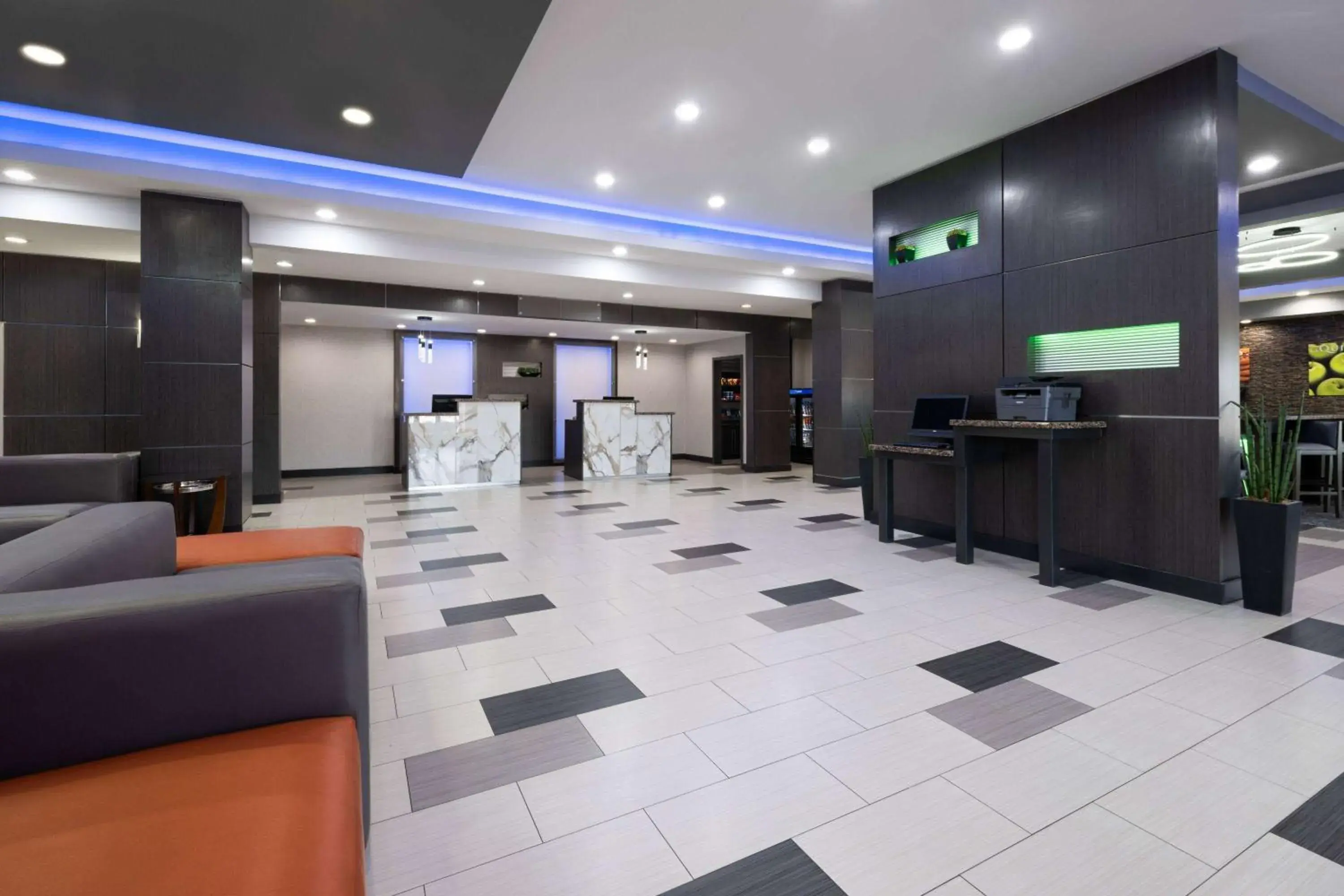 Lobby or reception in La Quinta by Wyndham Muskogee Lobby or reception in La Quinta by Wyndham Muskogee