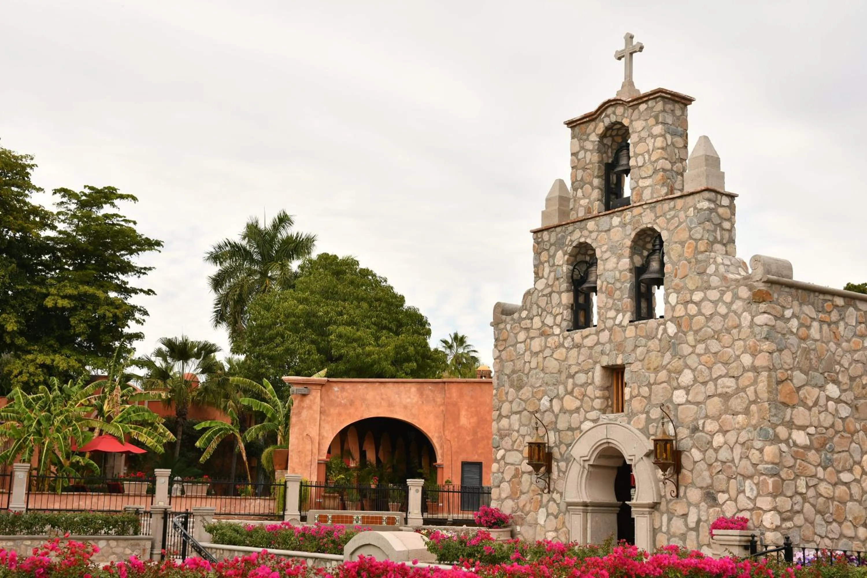 Property building in Hacienda de los Santos