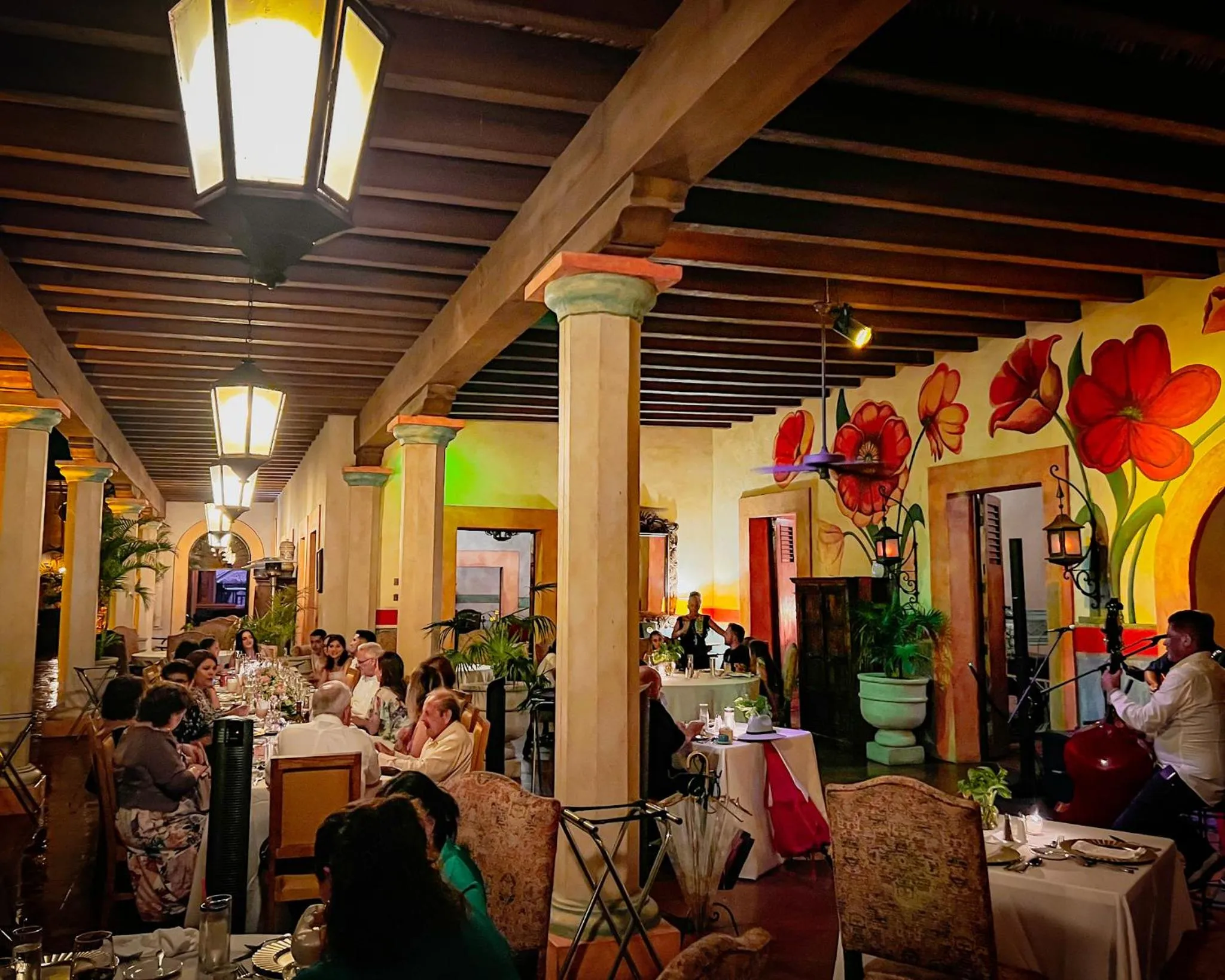 Restaurant/places to eat in Hacienda de los Santos