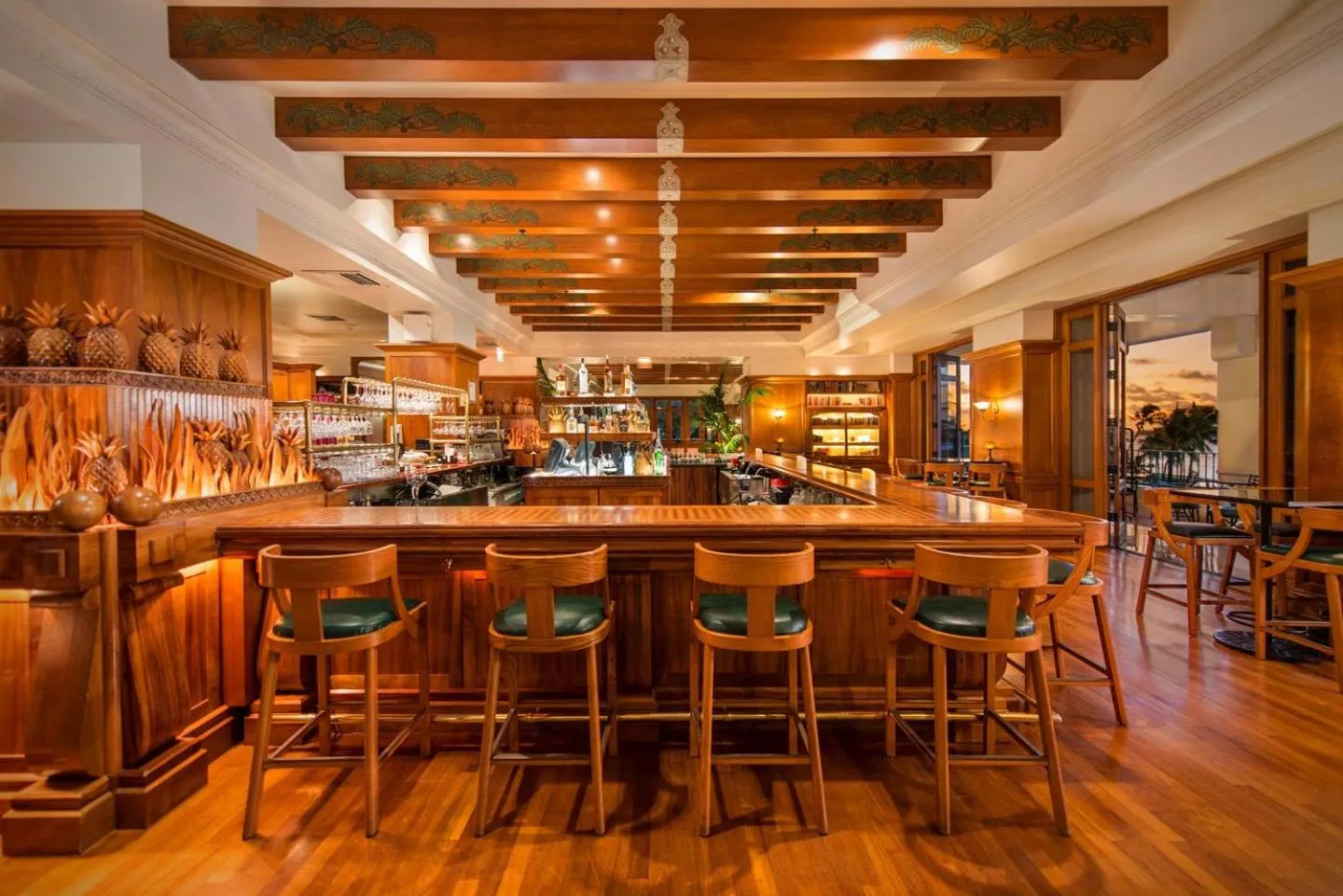 Lounge or bar in Grand Hyatt Kauai Resort & Spa