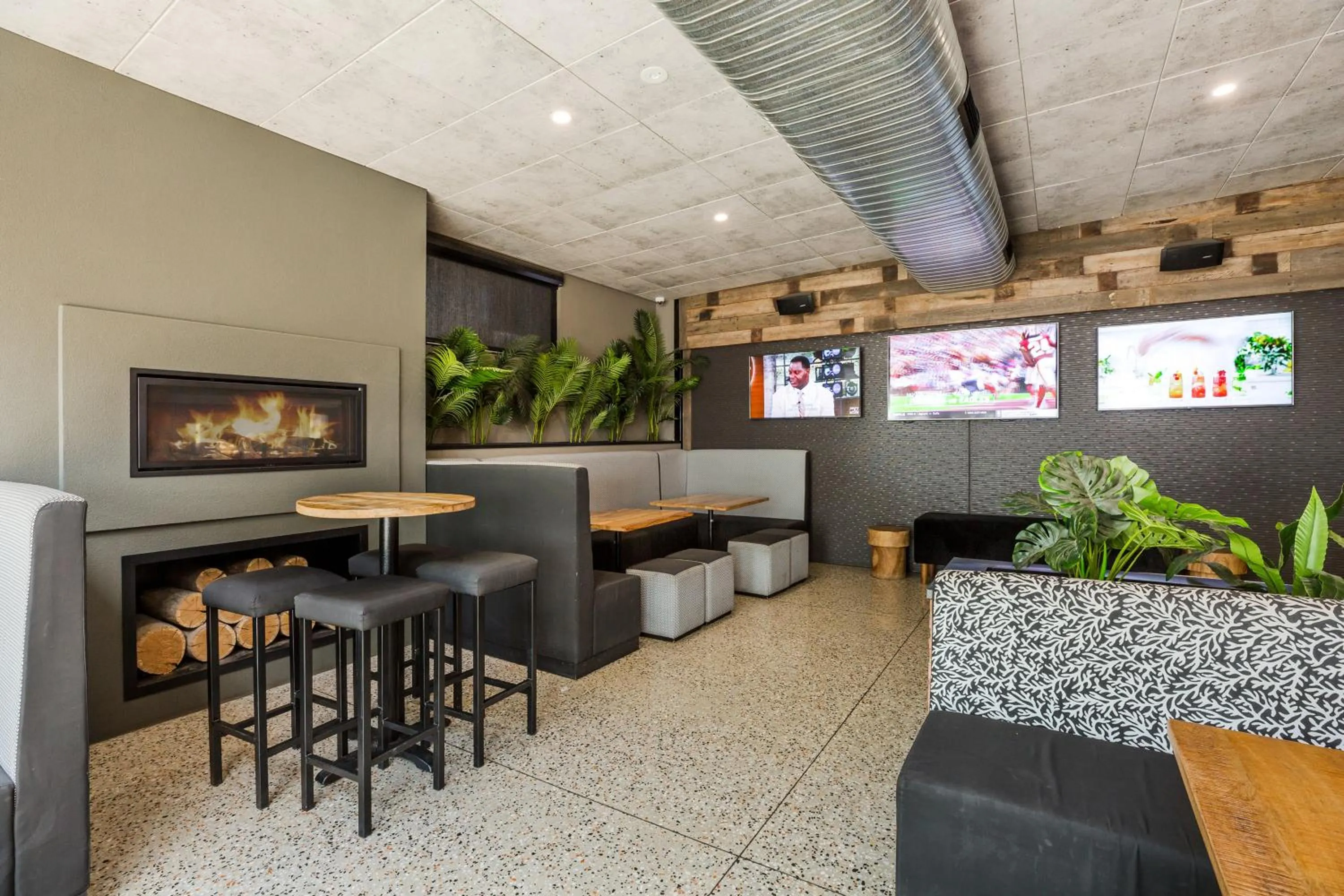 Lounge or bar in National Hotel Complex Bendigo