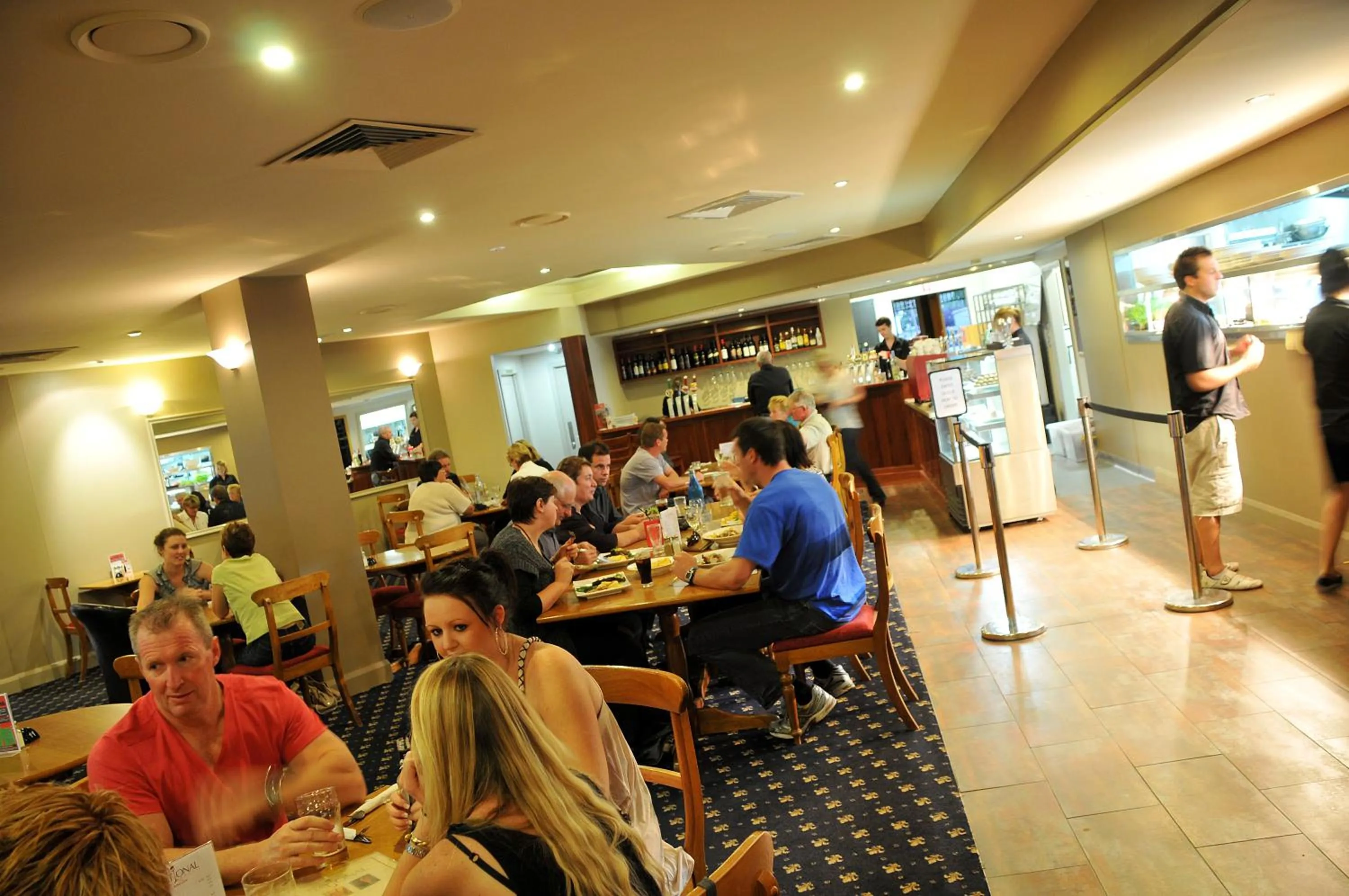 Restaurant/places to eat in National Hotel Complex Bendigo