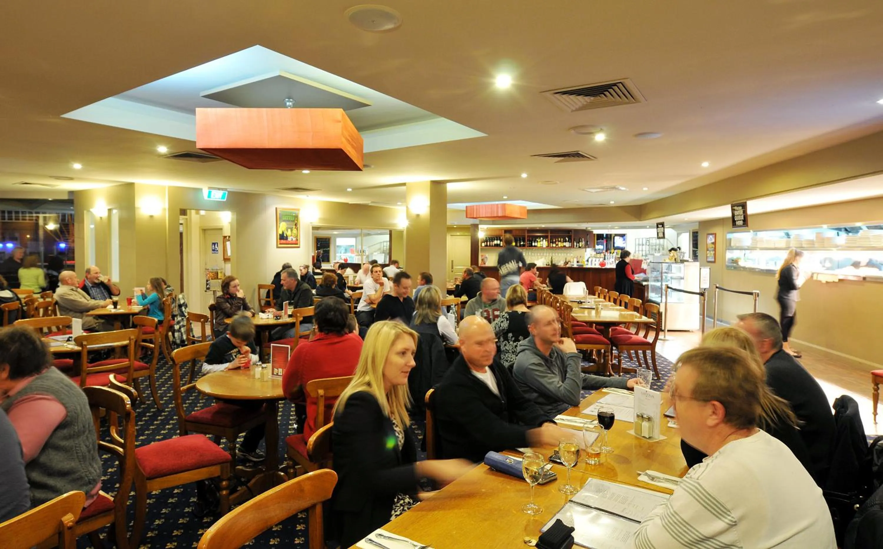 Restaurant/places to eat in National Hotel Complex Bendigo