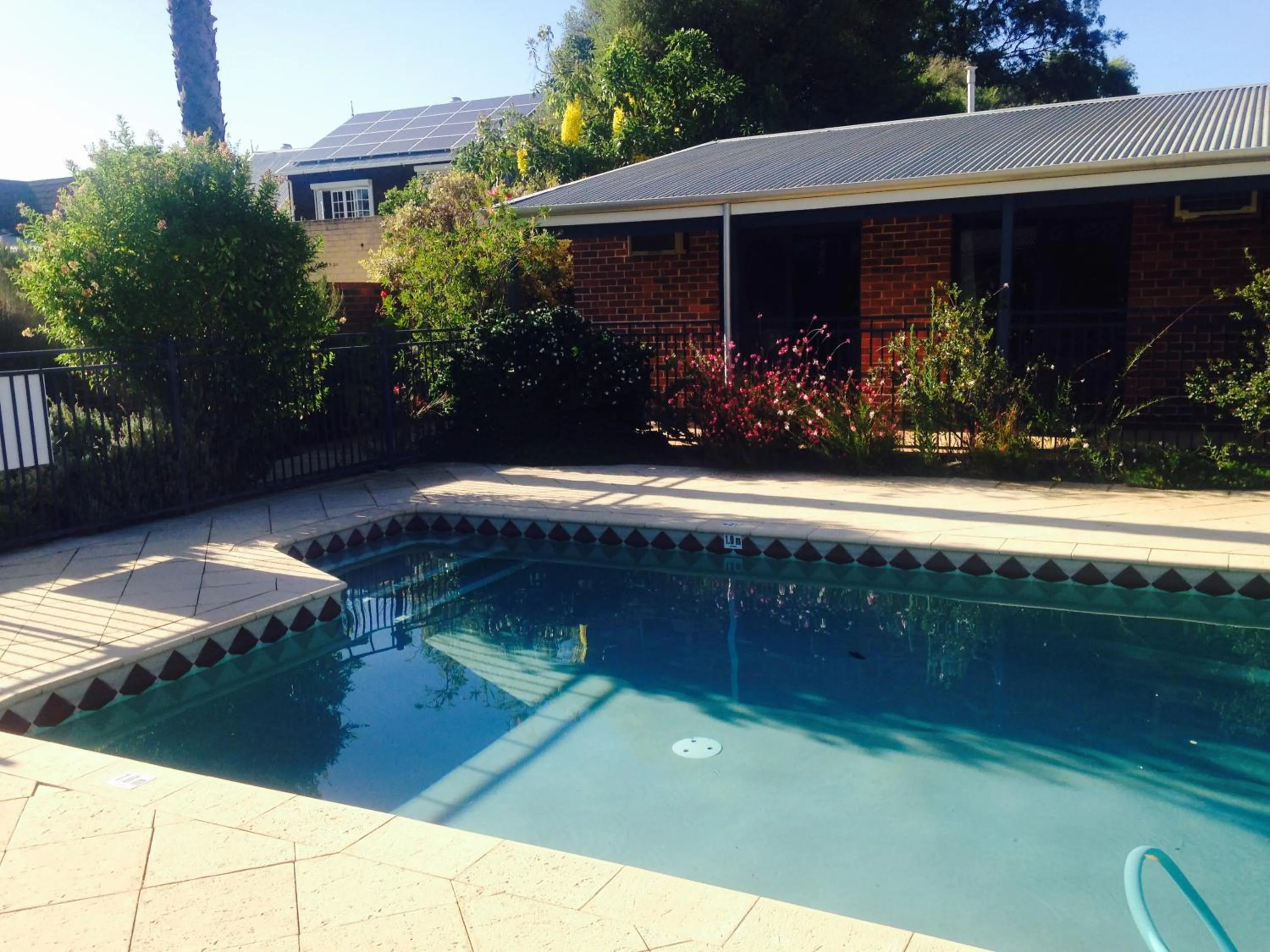 Swimming pool in Rose & Crown Hotel