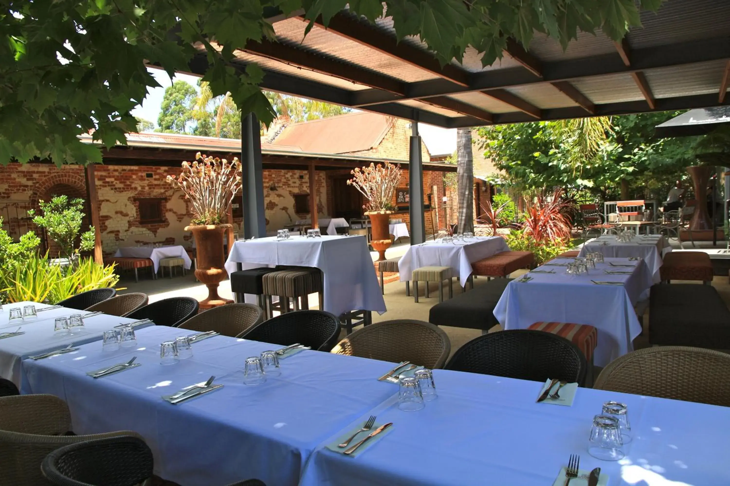 Restaurant/places to eat in Rose & Crown Hotel Restaurant/places to eat in Rose & Crown Hotel