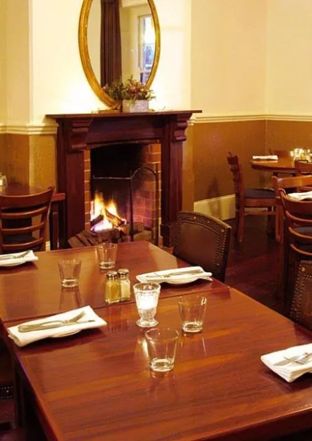 Restaurant/places to eat in Rose & Crown Hotel