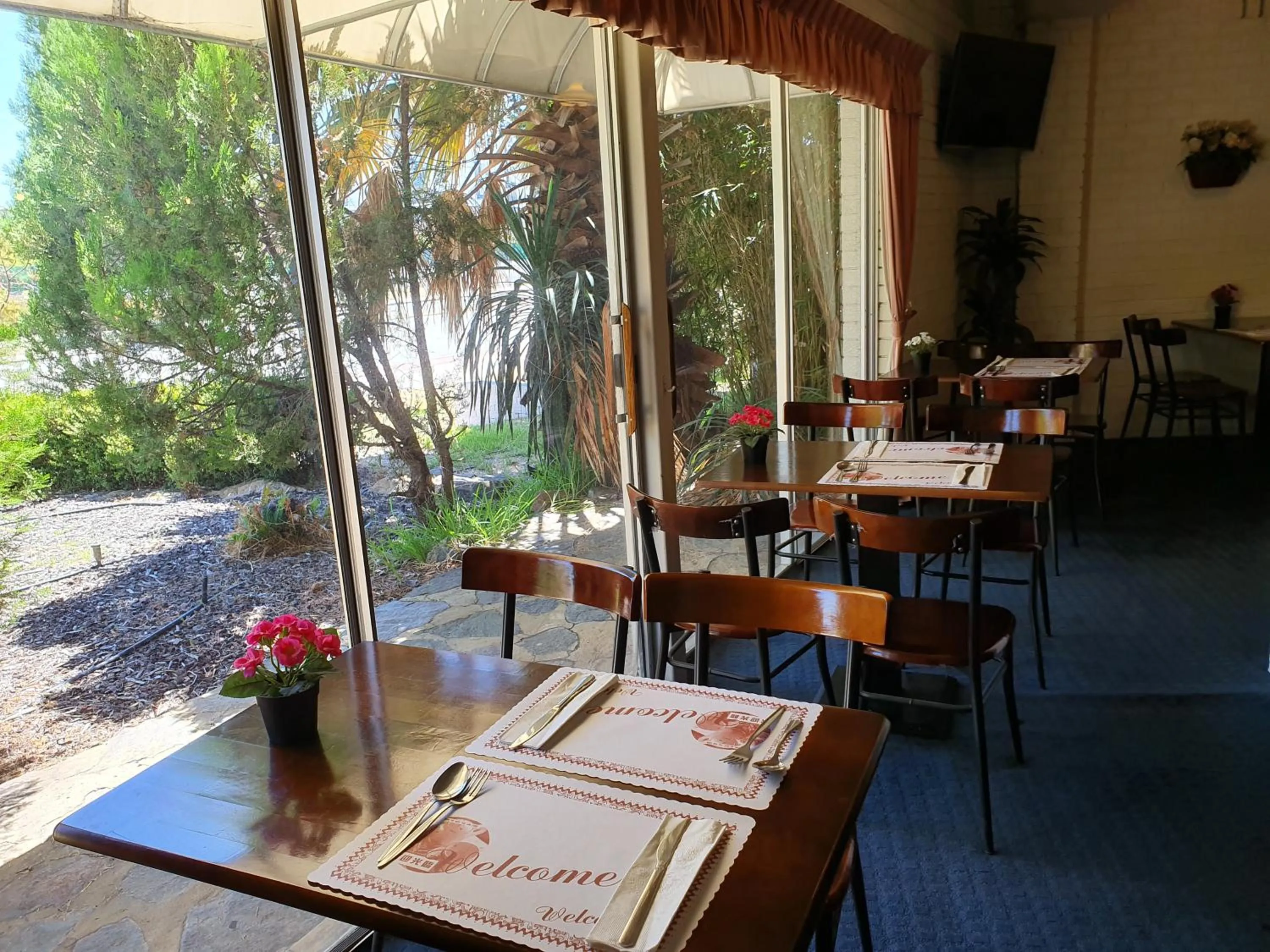 Restaurant/places to eat in Econo Lodge Rivervale